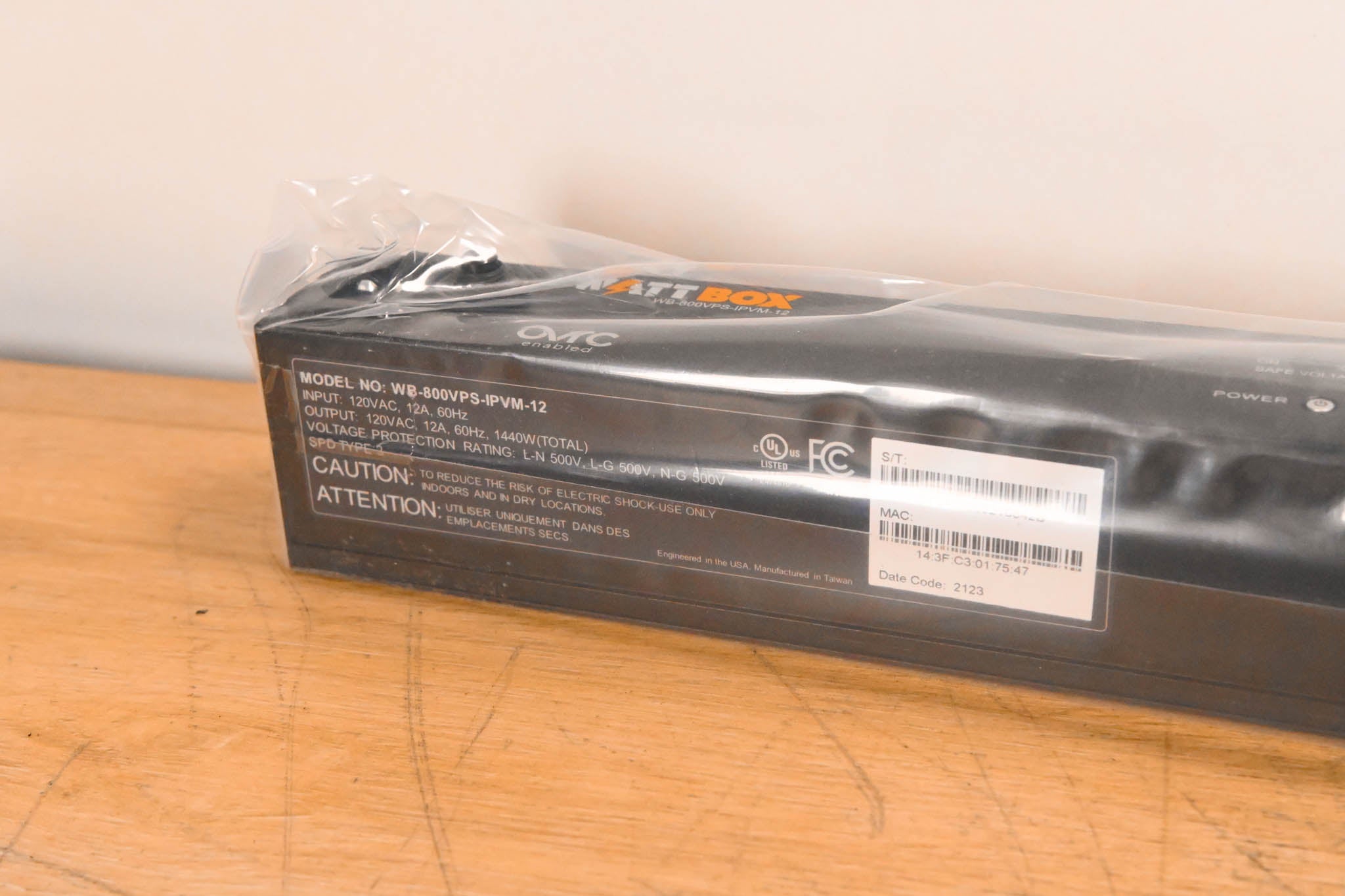 WattBox WB-800VPS-IPVM-12 Vertical IP Power Conditioner (12 Outlets)