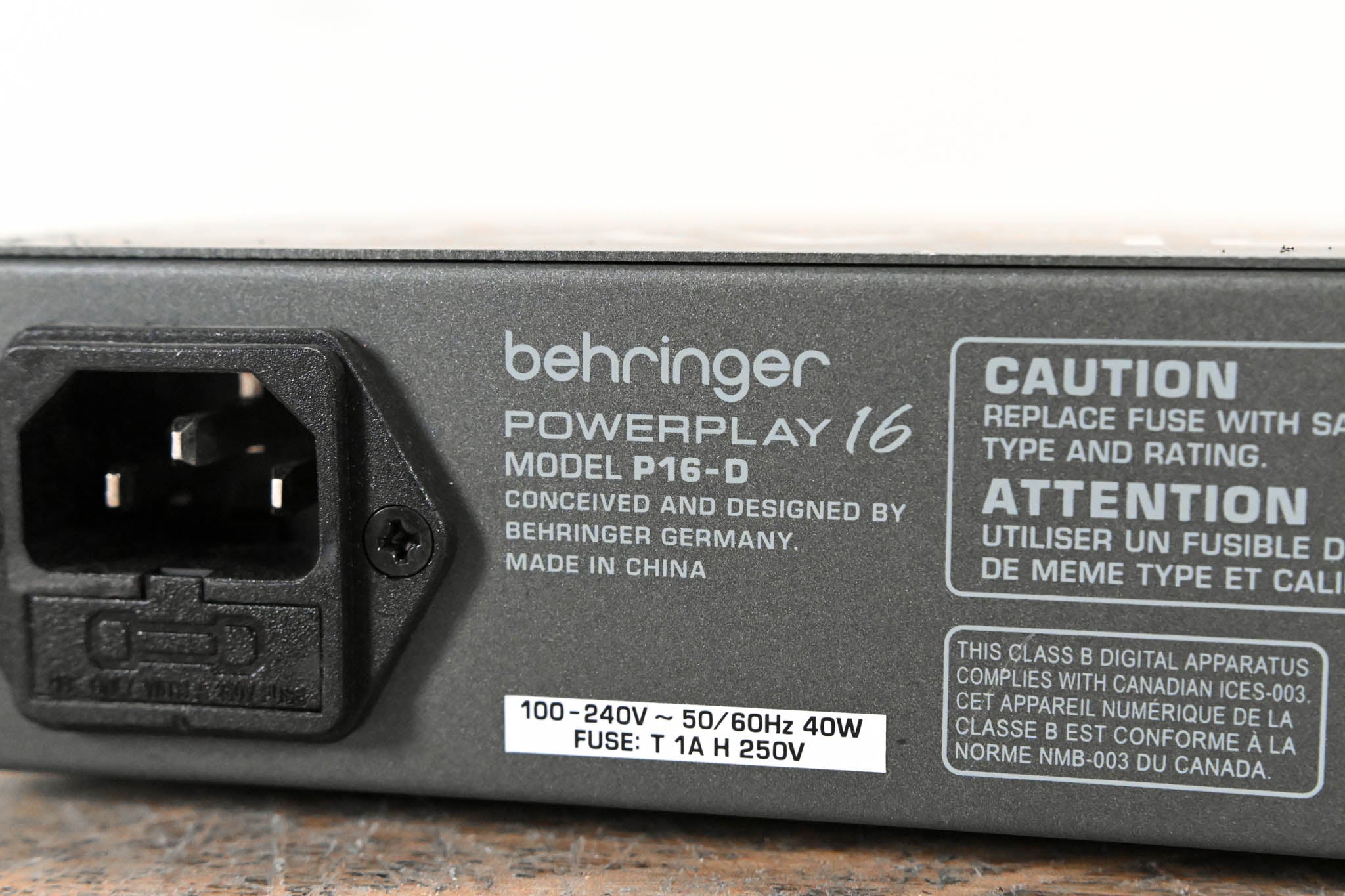 Behringer Powerplay P16-D 16-Channel Distribution Module