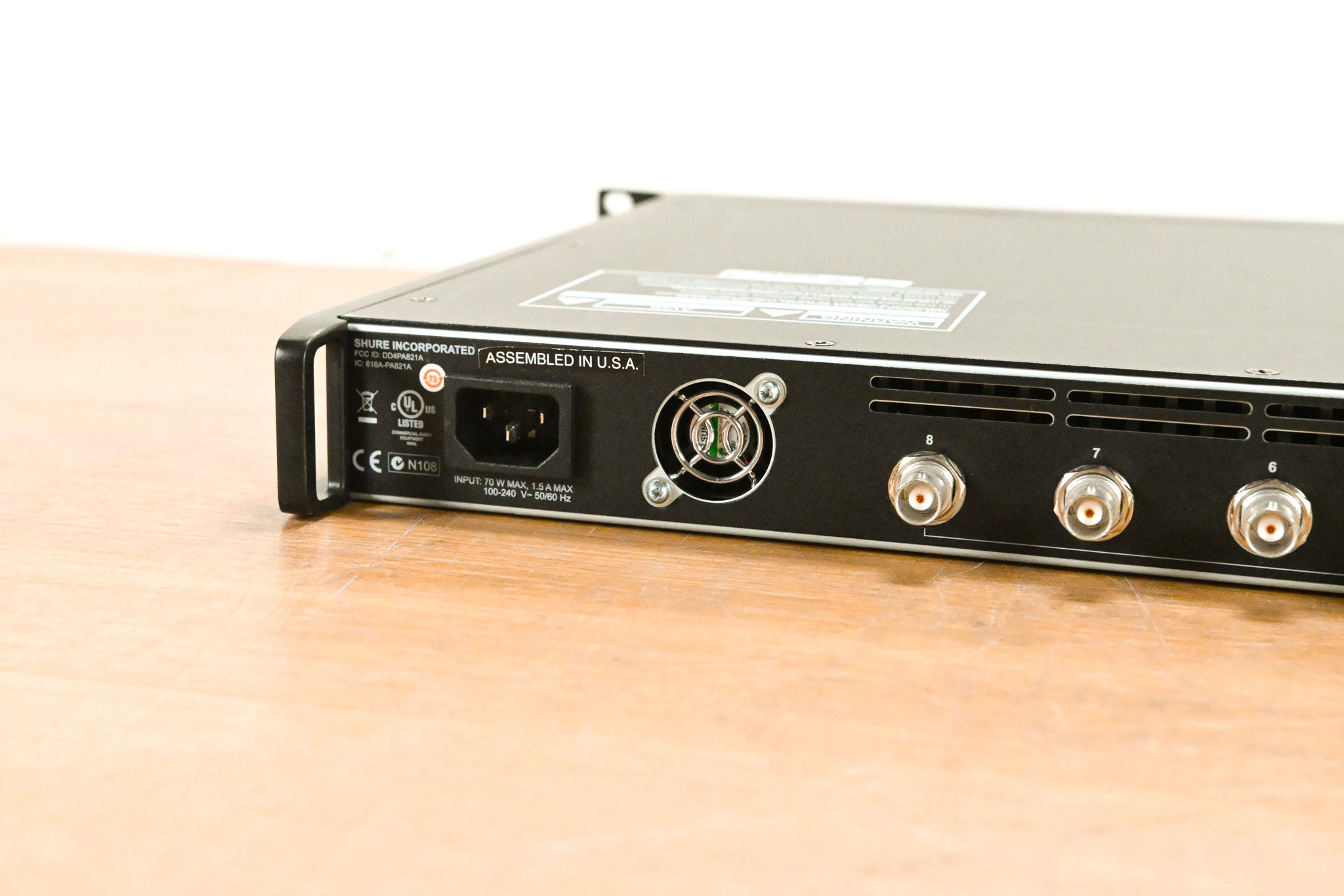 Shure PA821A Antenna Combiner for PSM Wireless Systems  - 470-952 MHz