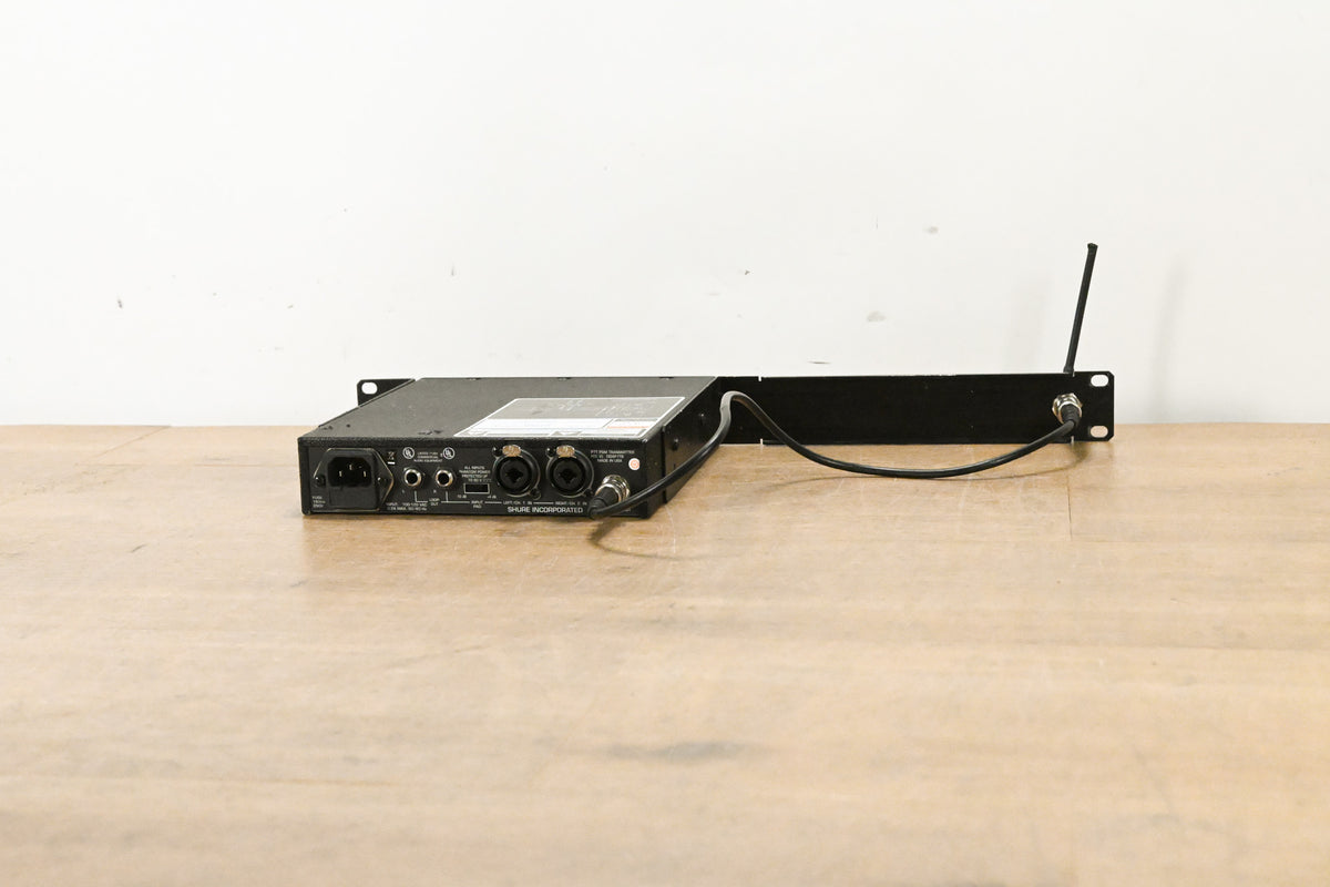 Shure PSM 700 Wireless In-Ear Monitoring System - H3 Band: 524-554 MHz