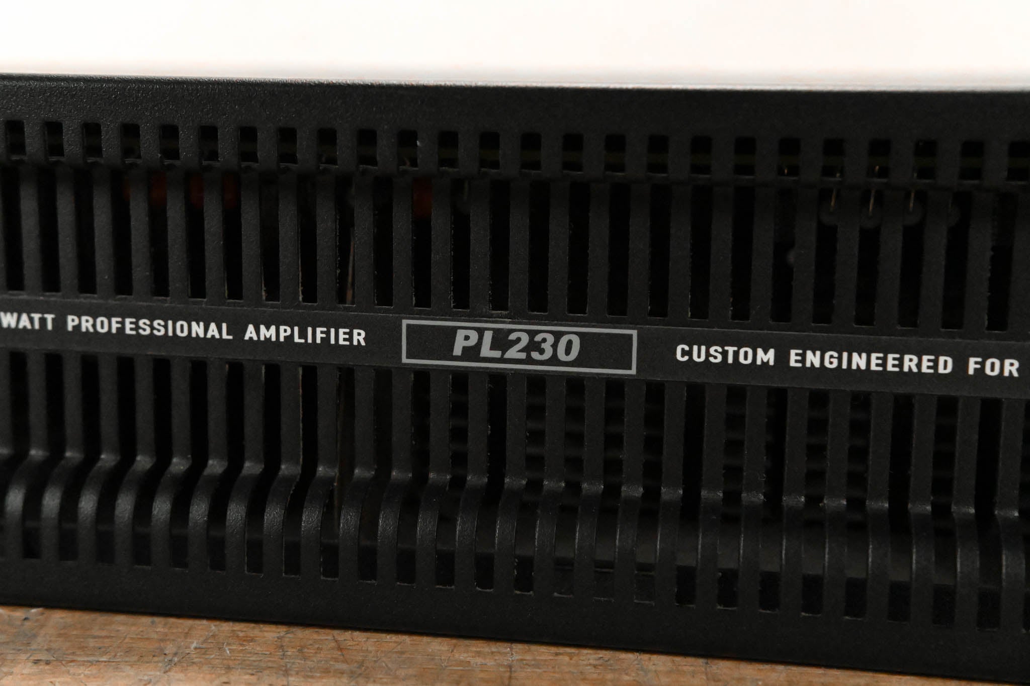 QSC PL230 PowerLight 2 Series 2-Channel 1500W Power Amplifier