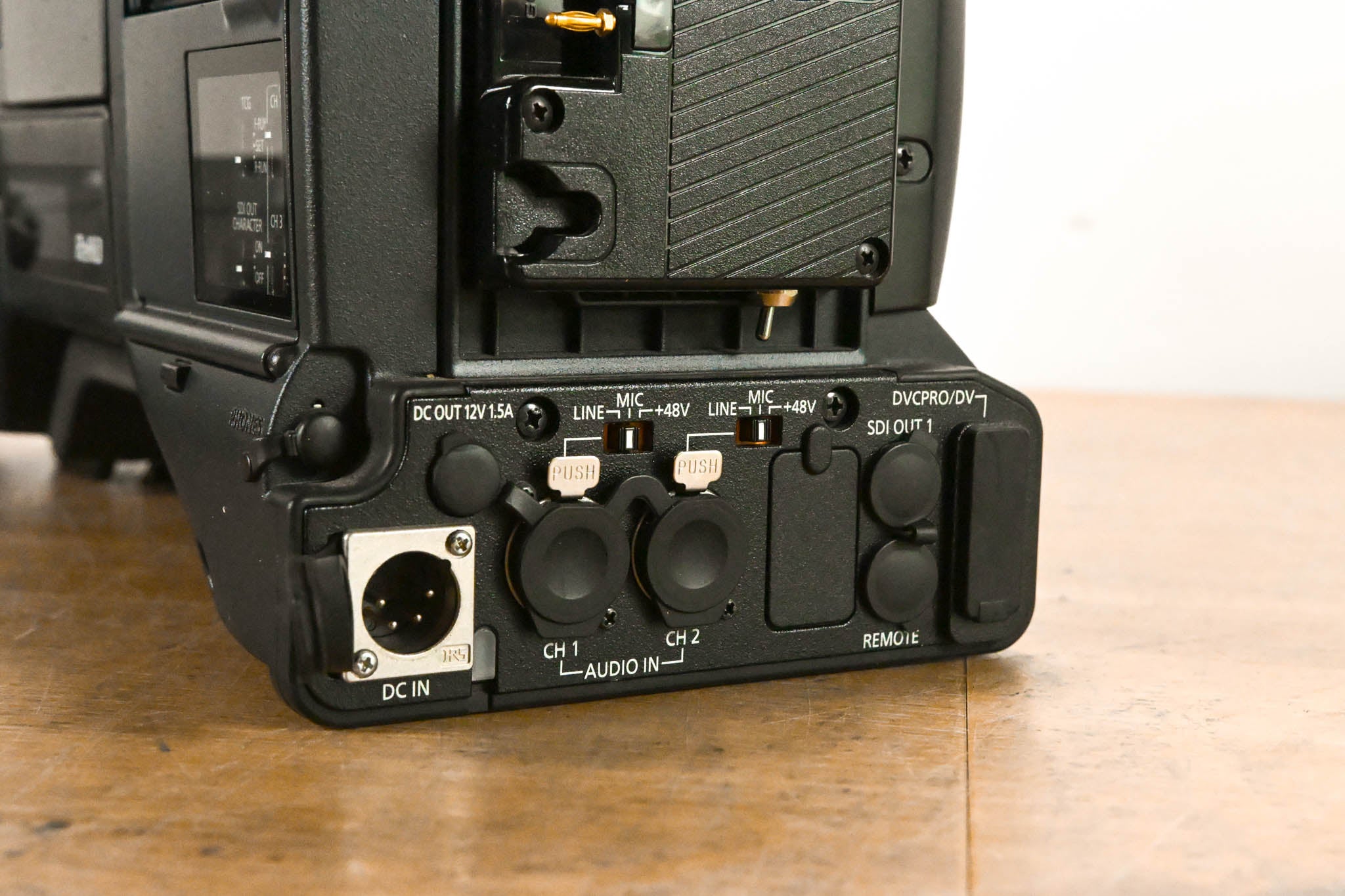 Panasonic AG-HPX300P P2HD 1/3" CMOS Broadcast Camera Body