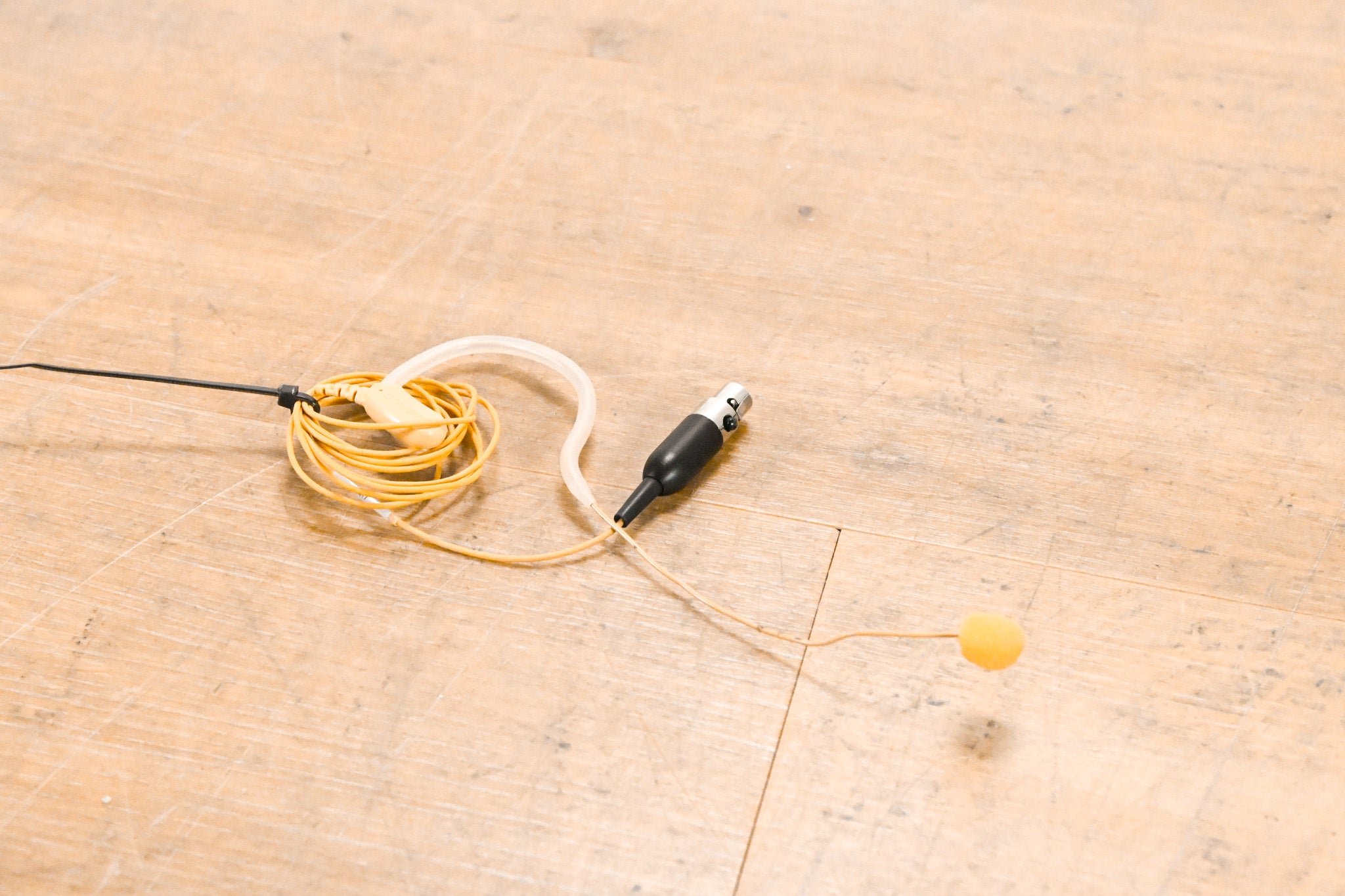 Shure MX153T/O-TQG Omnidirectional Earset Microphone