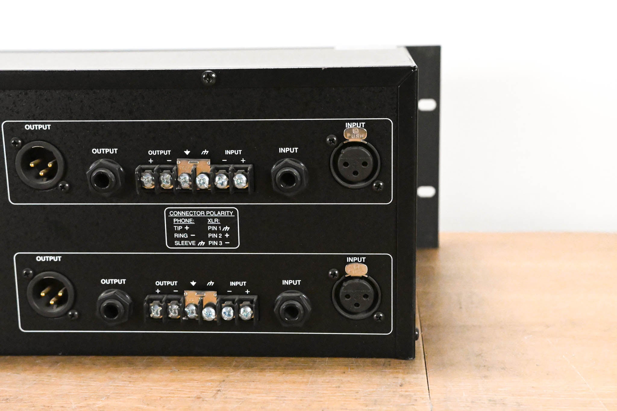 dbx 1231 Dual-Channel 31-Band Graphic Equalizer