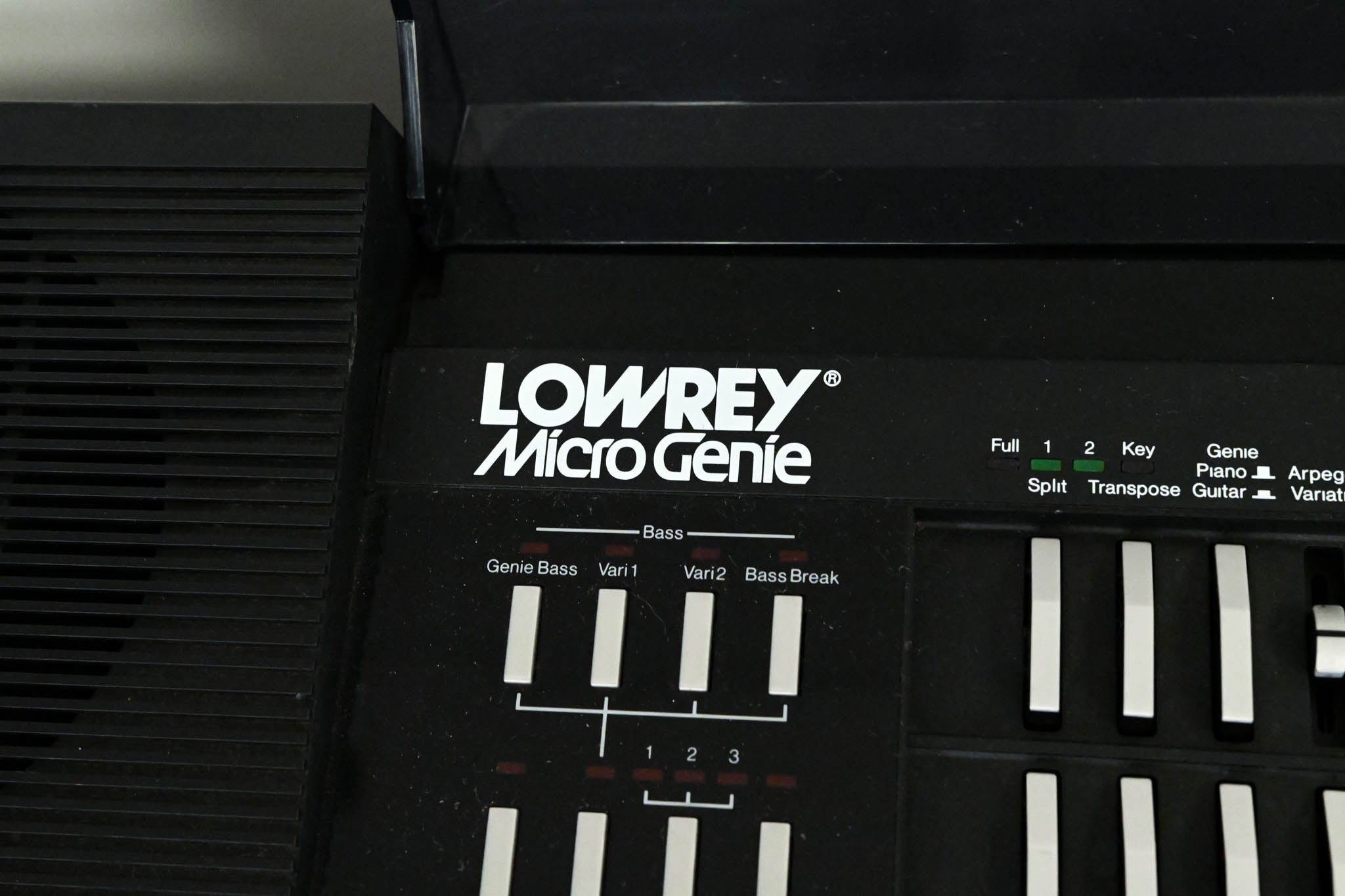 Lowrey V-120 Micro Genie 61-Key Portable Organ / Keyboard (NO PSU)