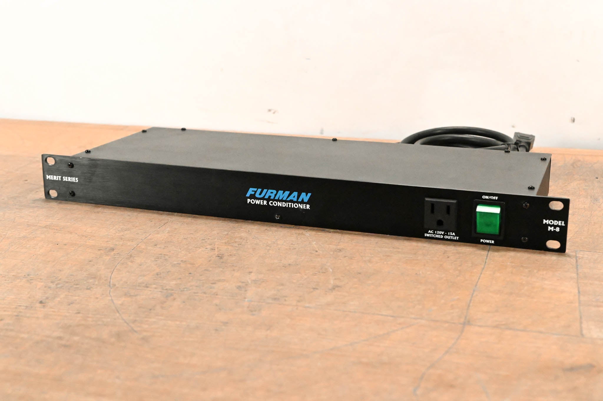 Furman M-8 8-Outlet Power Conditioner