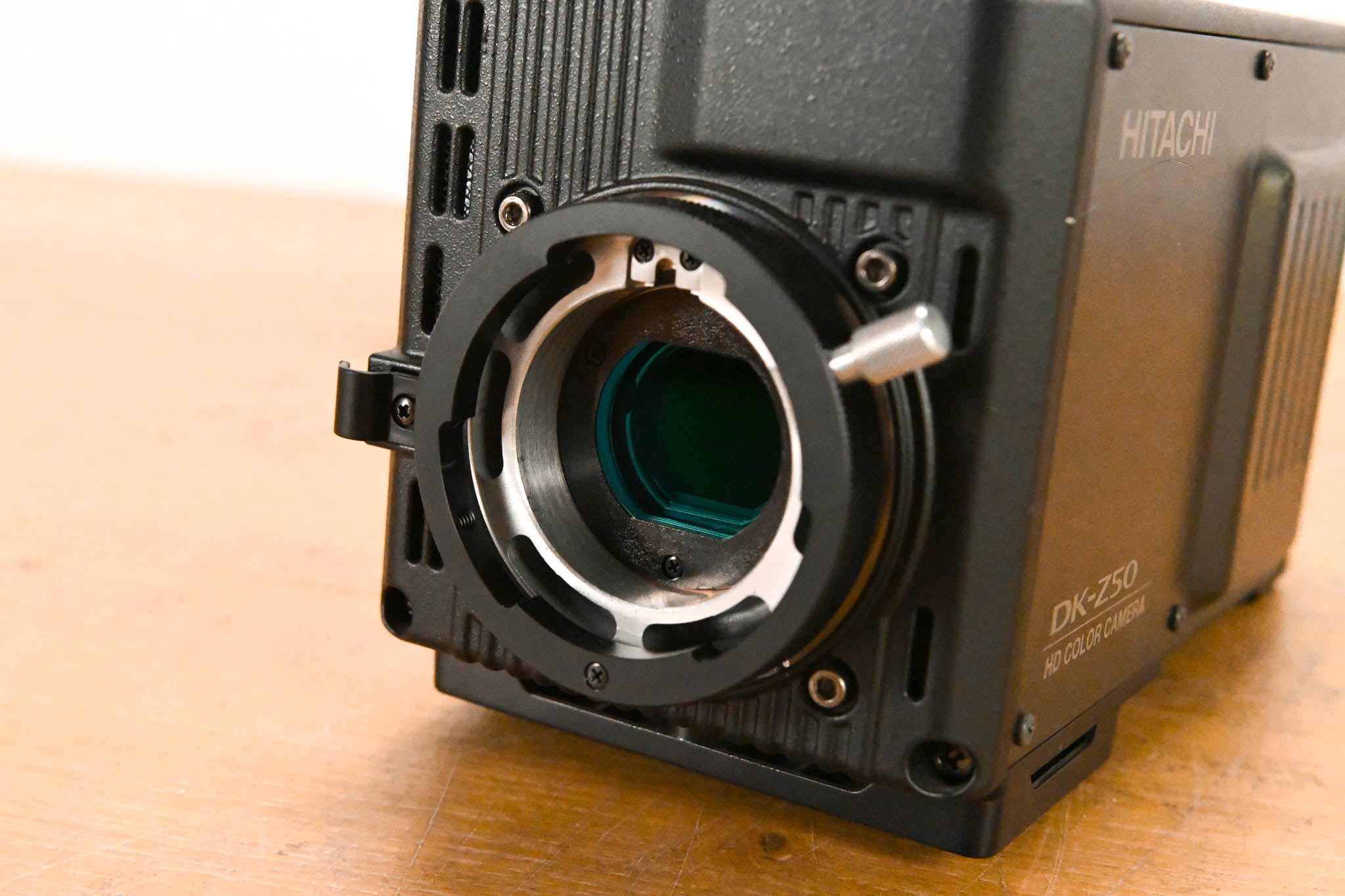 Hitachi DK-Z50 Multi-Format HDTV/SD Box Camera