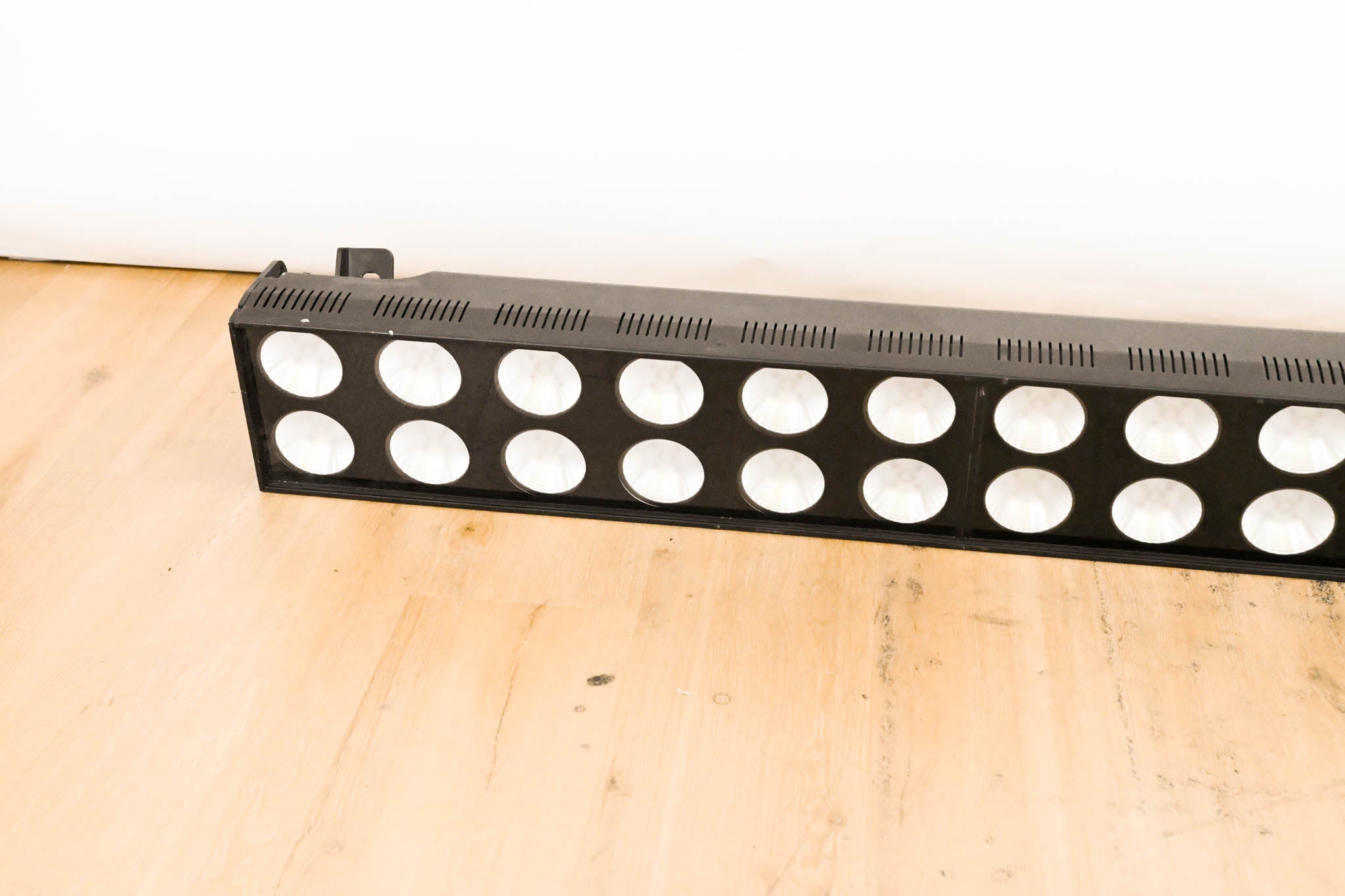 Philips Showline SL BAR 660 Professional RGBW LED Linear Wash Luminaire