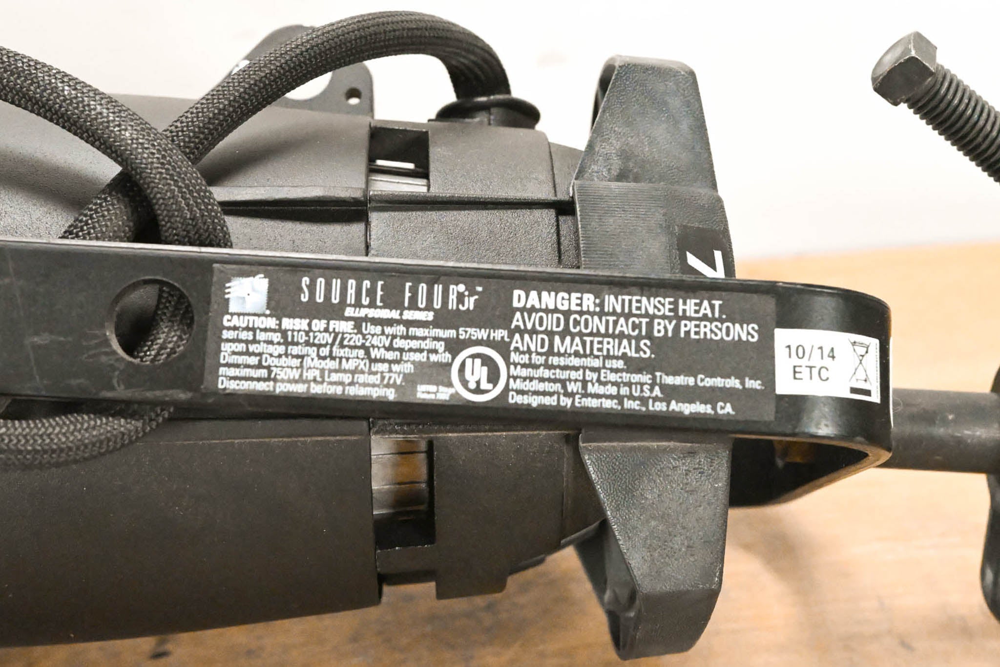 ETC Source Four Jr 25-50 Degree Zoom 750 Ellipsoidal Light