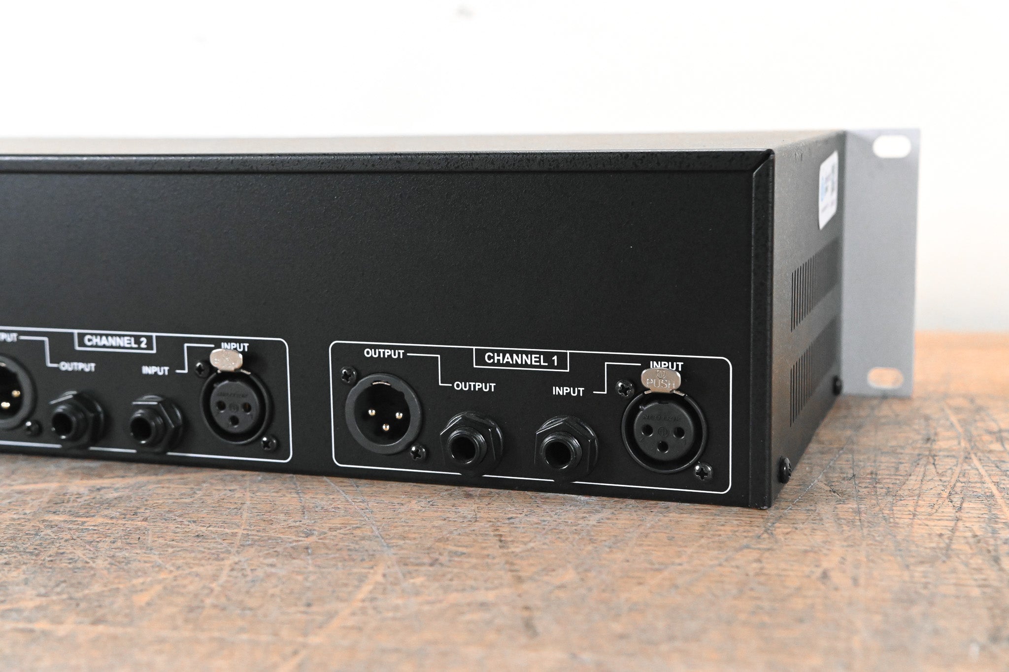 dbx 231s Two-Channel 31-Band Equalizer