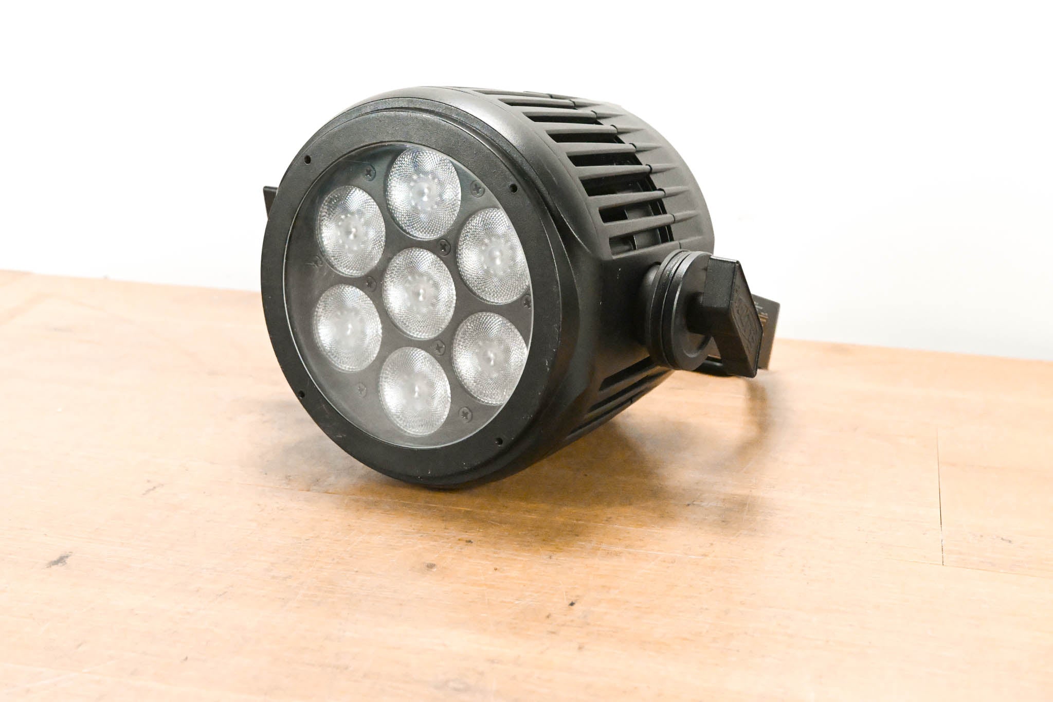 Elation SEVEN PAR 7IP 7-Color LED Par Wash Light (NO POWER CABLE)