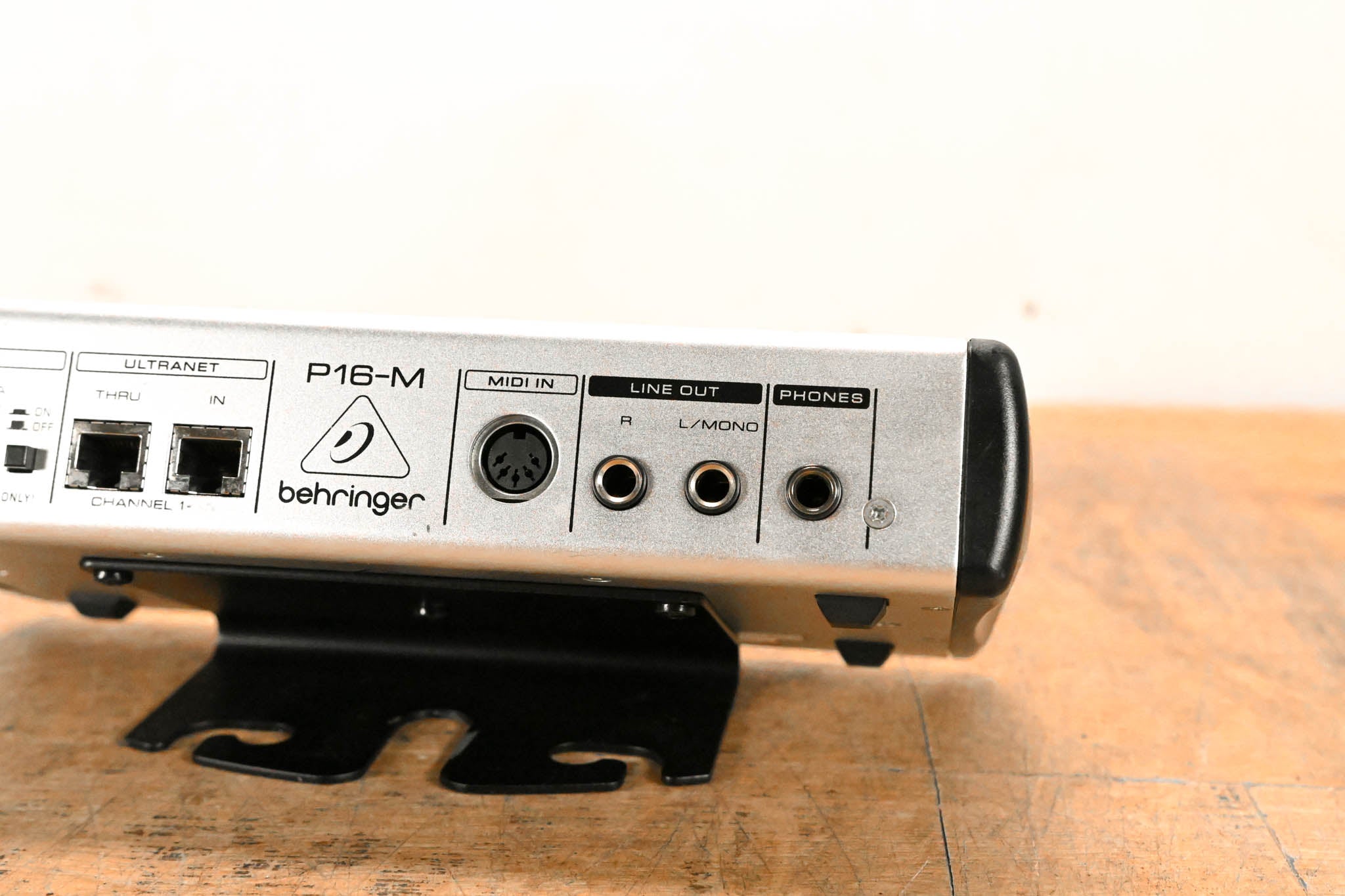 Behringer Powerplay P16-M 16-Channel Digital Personal Mixer