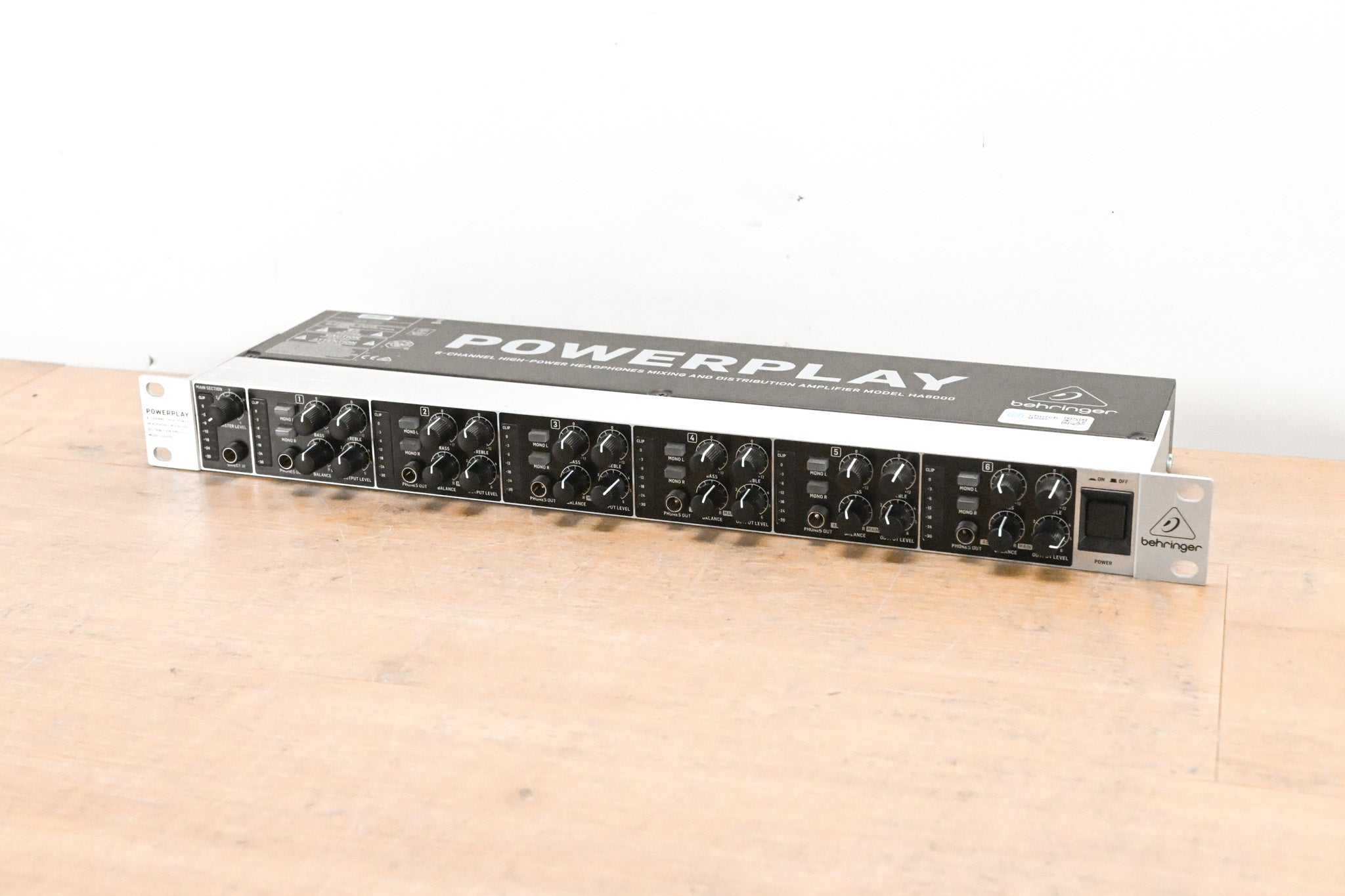 Behringer POWERPLAY HA6000 6-CH Headphone Mixing/Distribution Amplifier