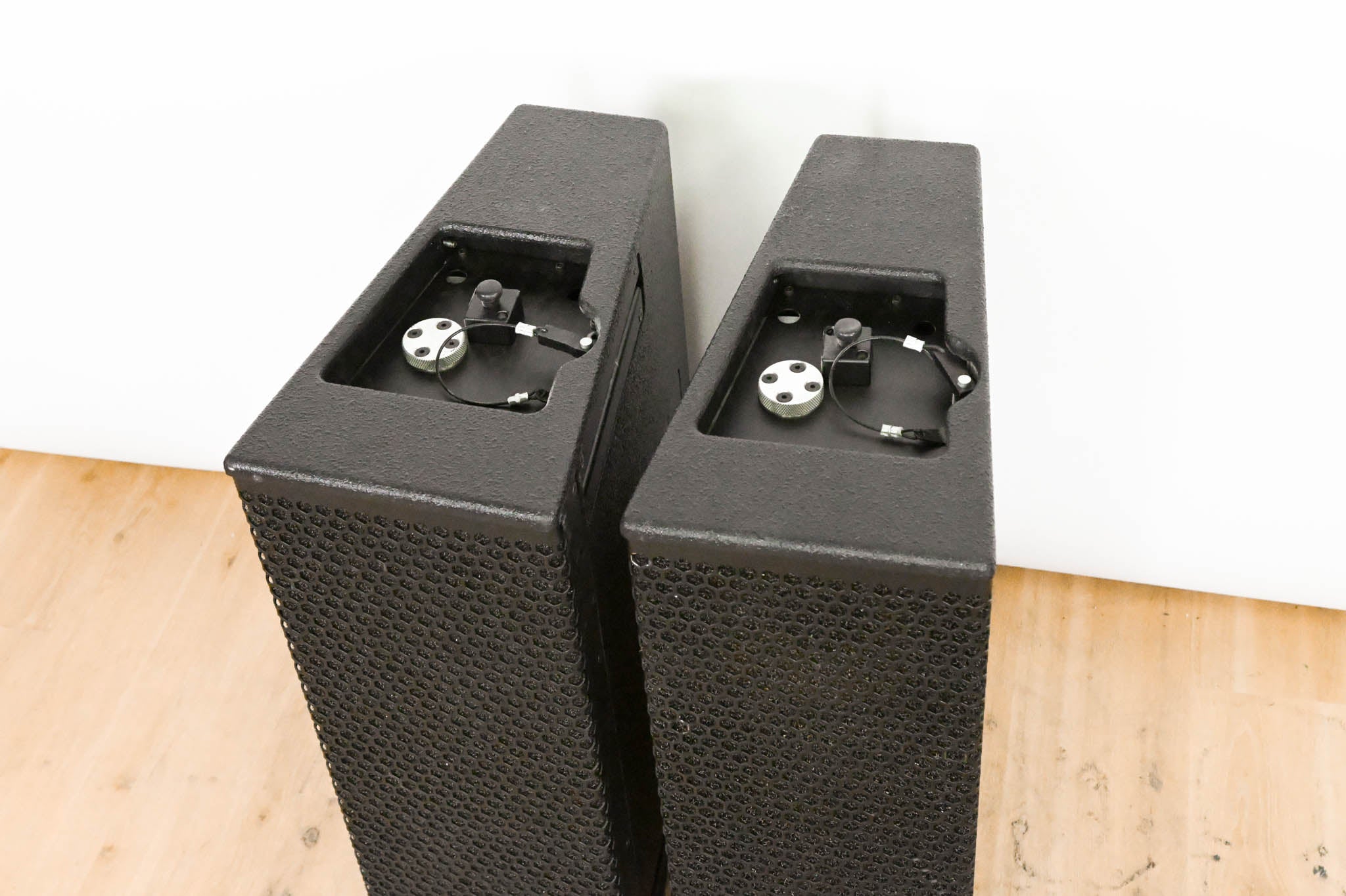 Adamson SpekTrix Wave Wide Angle Vertical Enclosure (PAIR)