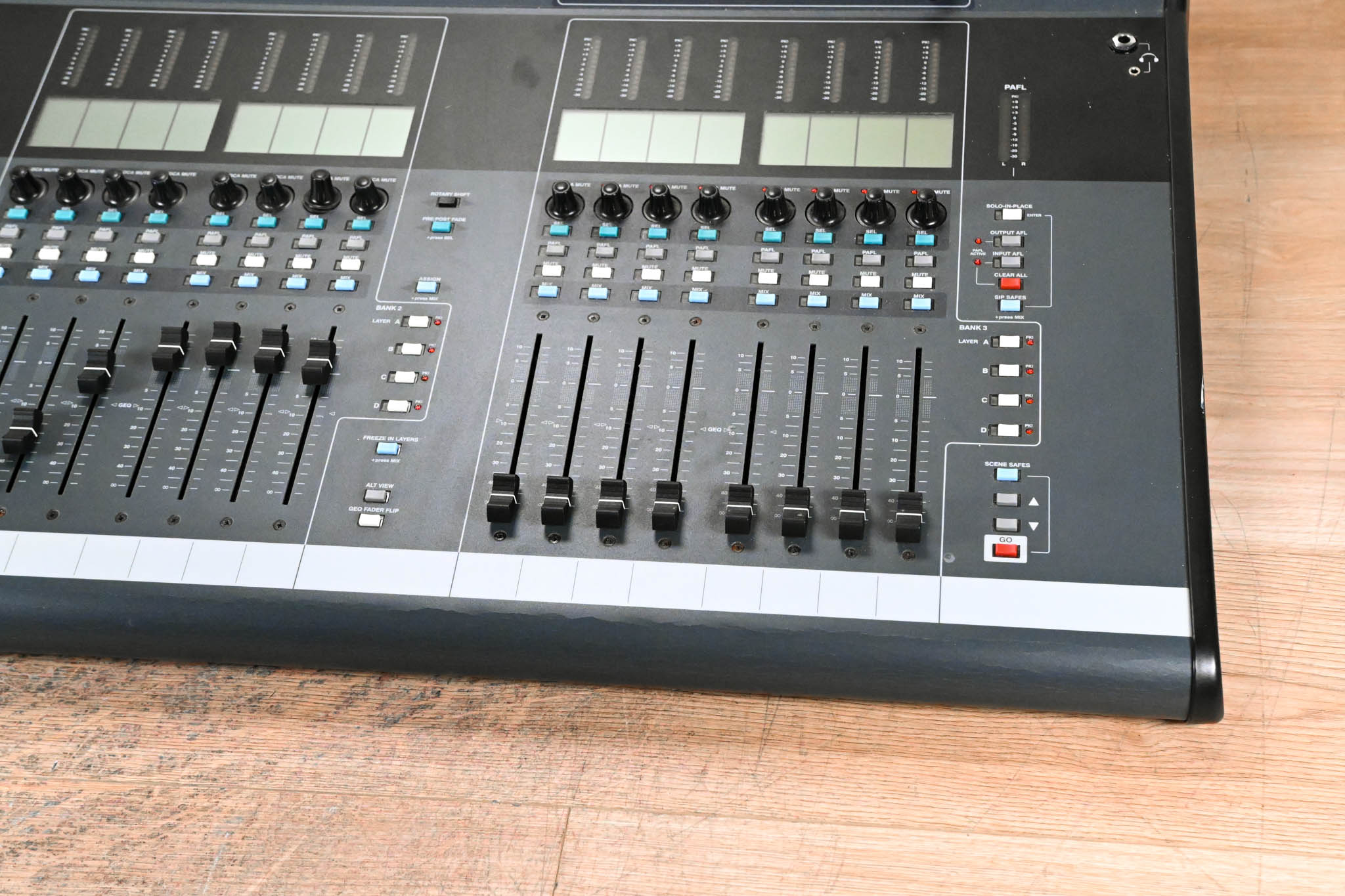 Allen & Heath iLive-T112 Mixing Surface with iDR-32 Fixed-Format MixRack