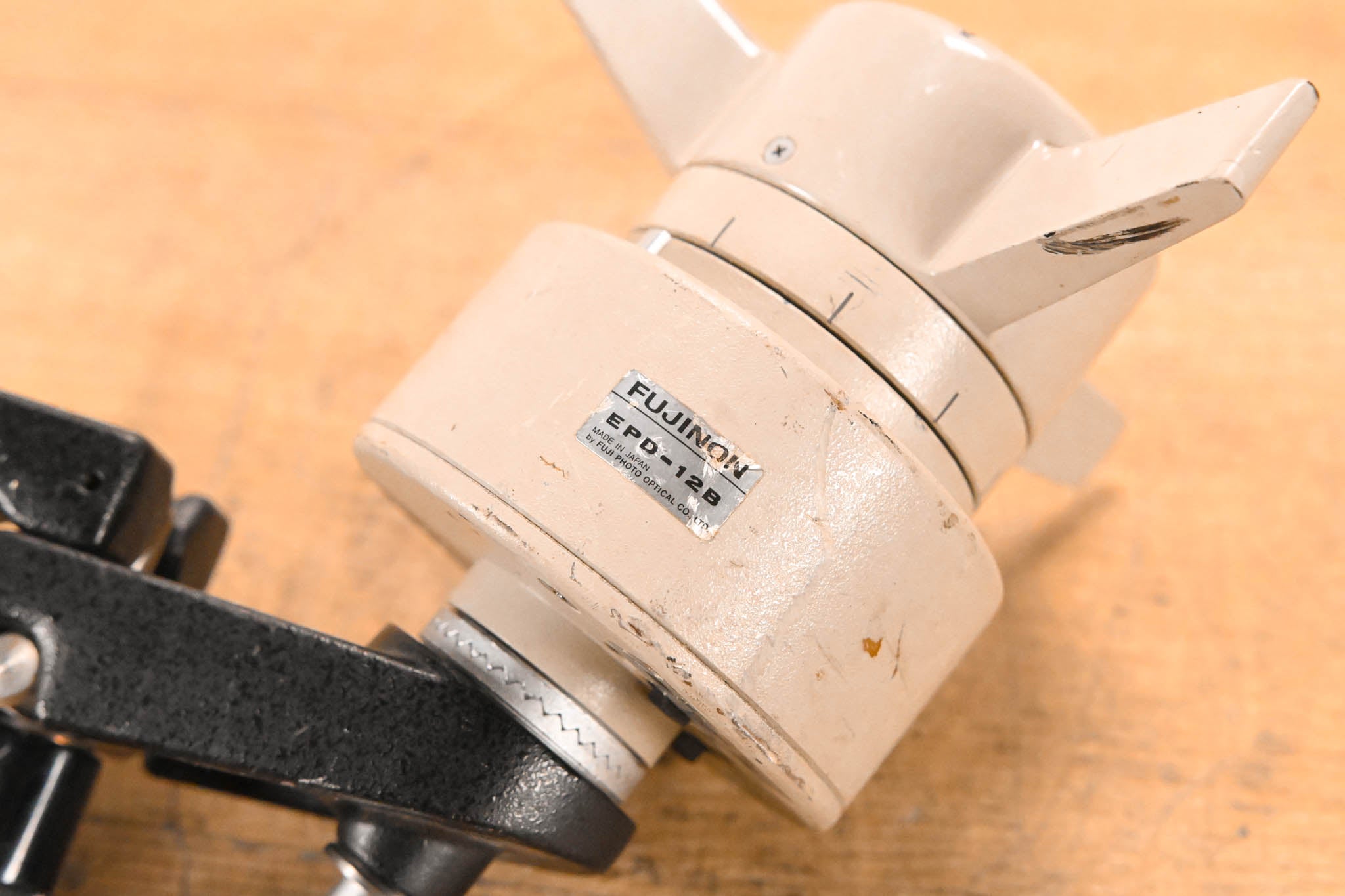 Fujinon EPD-12B with MCA-6A Clamp