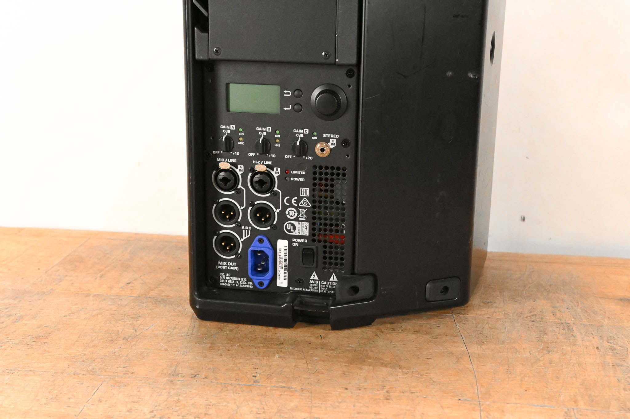 QSC K8.2 8" Two-Way 2000 Watt Powered Portable Loudspeaker