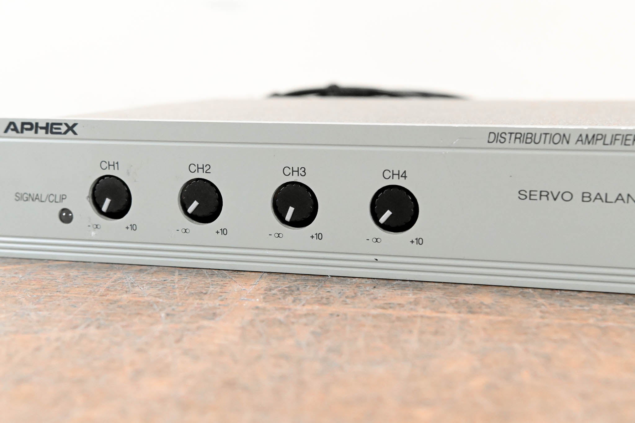 Aphex 120A Distribution Amplifier with 1 XLR Input and 4 XLR Outputs