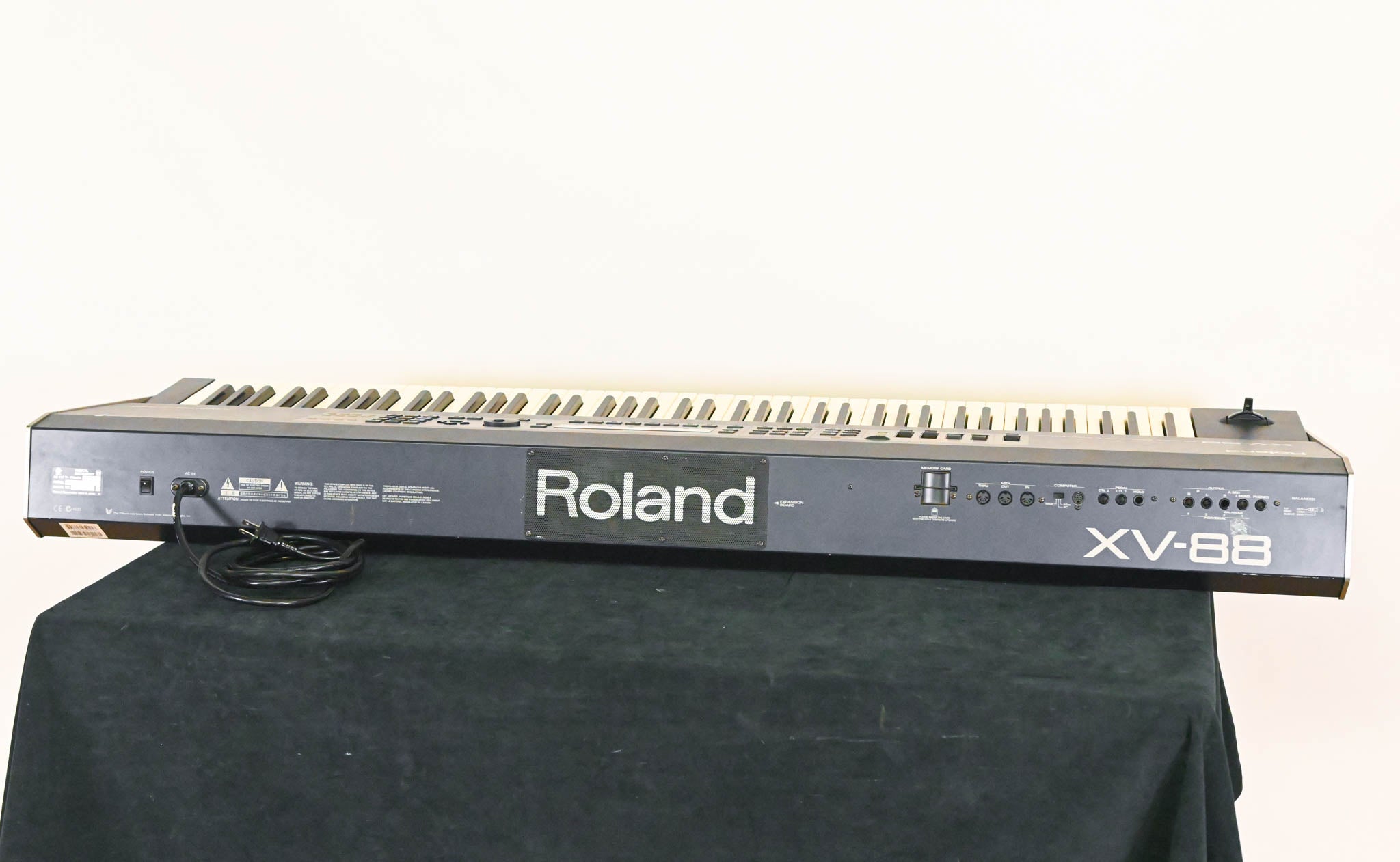 Roland XV-88 128-Voice Expandable Synthesizer