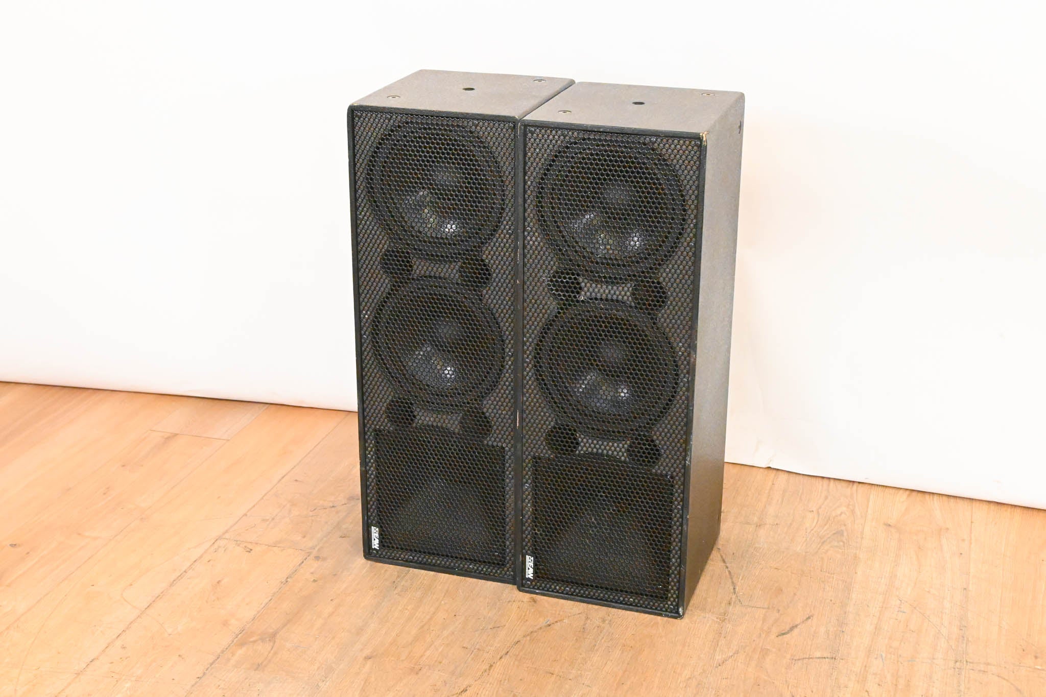 EAW UB82e 2-Way Passive Full Range Loudspeaker (PAIR)