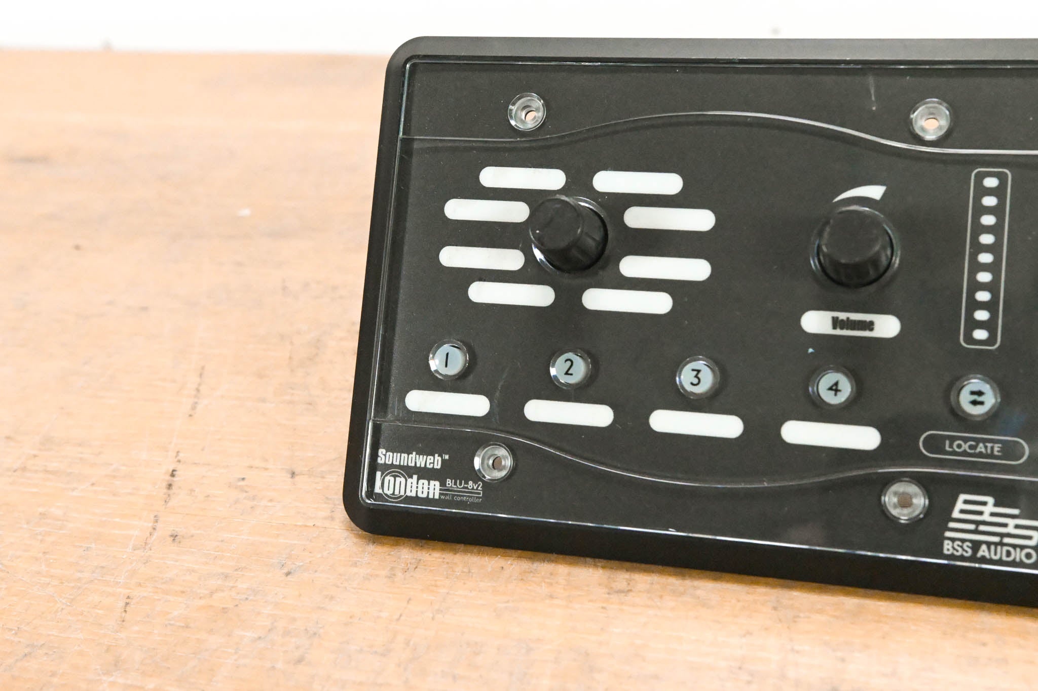 BSS BLU-8v2BLK Programmable Zone Controller