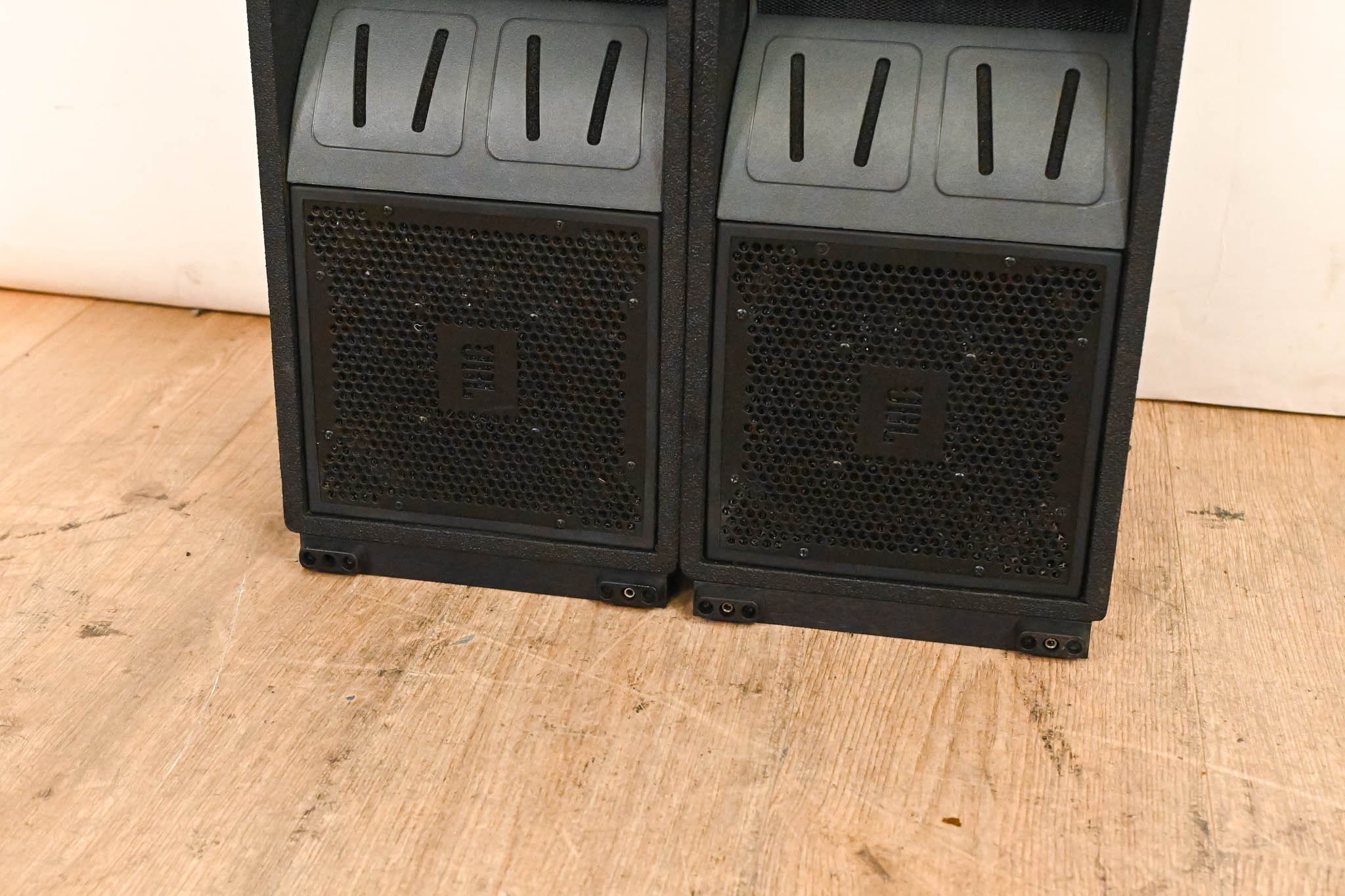 JBL VT4886 Dual 6.5" Passive Compact Line Array Loudspeakers (PAIR)