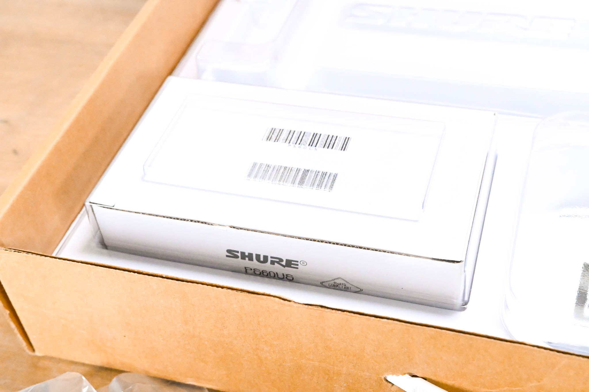 Shure UA844+SWB UHF Wideband Antenna Distribution System