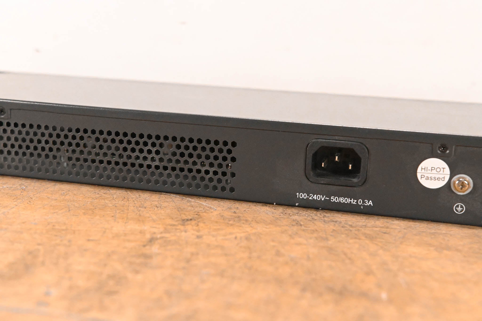 TP-Link TL-SG1016 16-Port Gigabit Switch