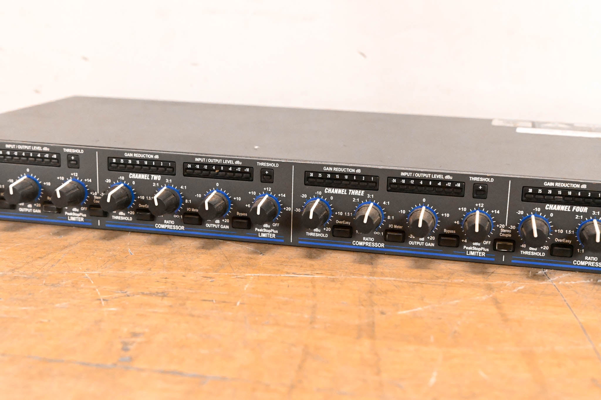 dbx 1046 Quad Compressor/Limiter