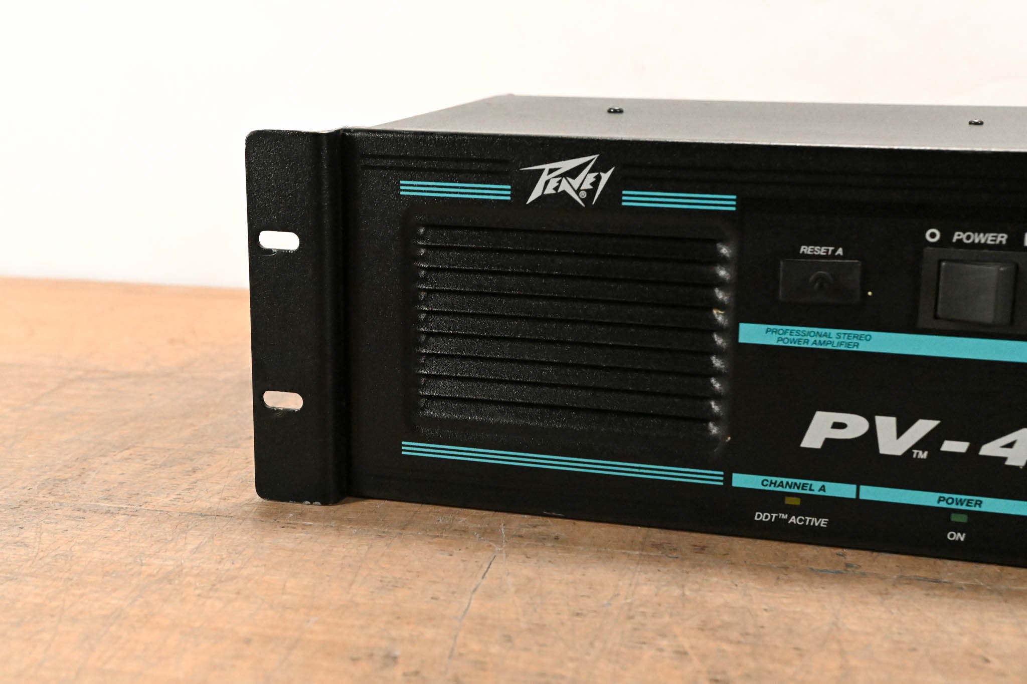 Peavey PV-4C 2-Channel Power Amplifier