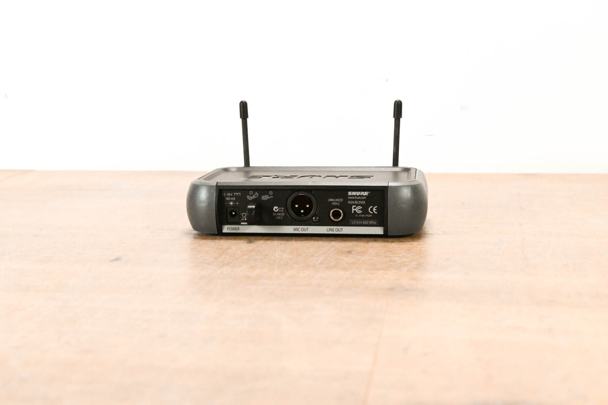 Shure PGX24/BETA58A Handheld Wireless System - L5 Band: 644-662 MHz