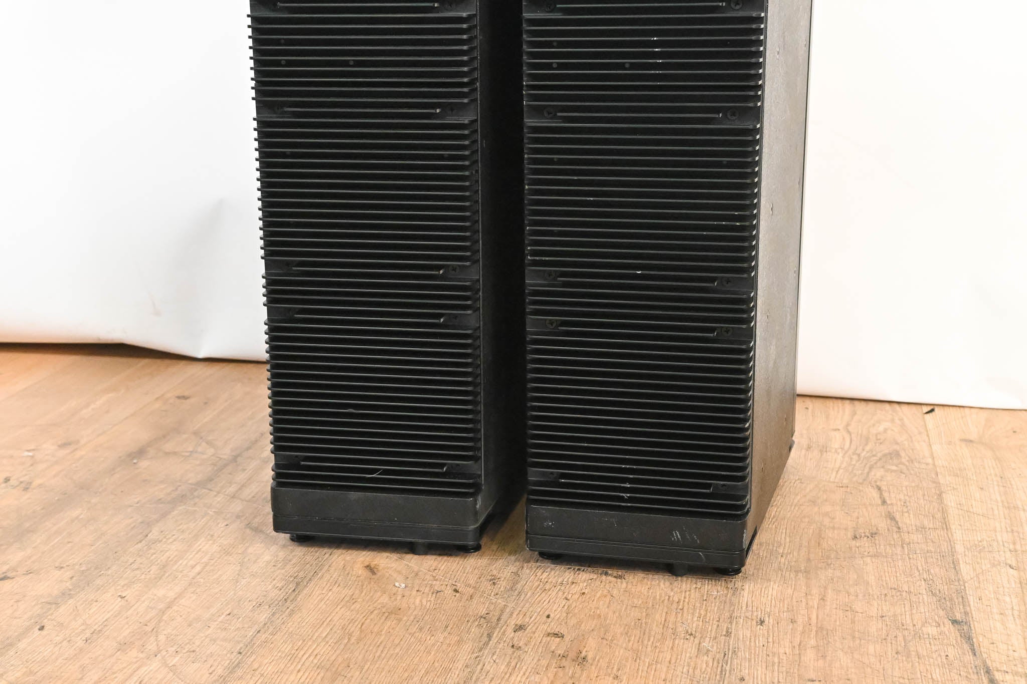 Meyer Sound M'elodie High-Power Curvilinear Array Loudspeaker (PAIR)