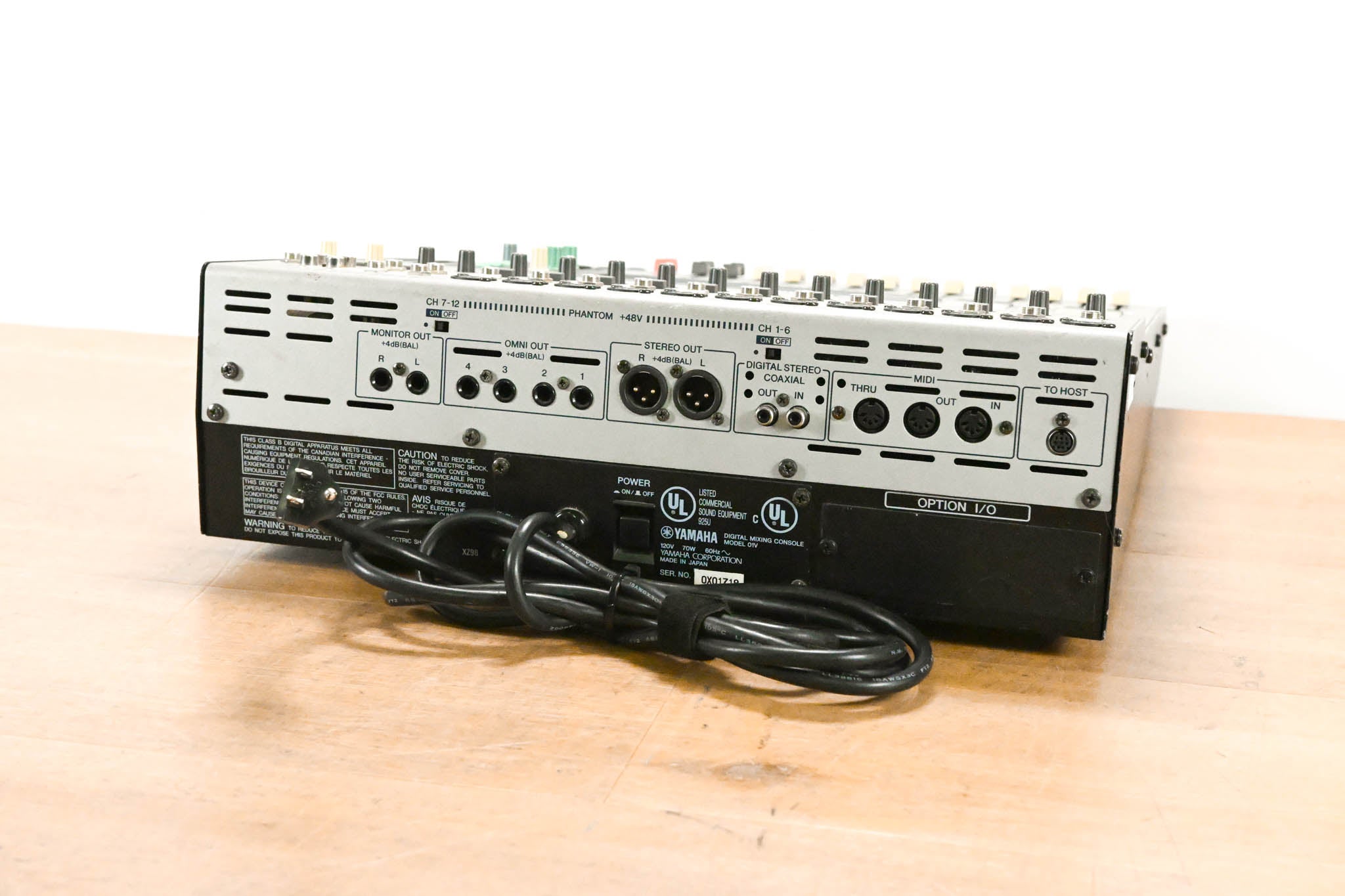 Yamaha 01V 16-Channel Digital Audio Console