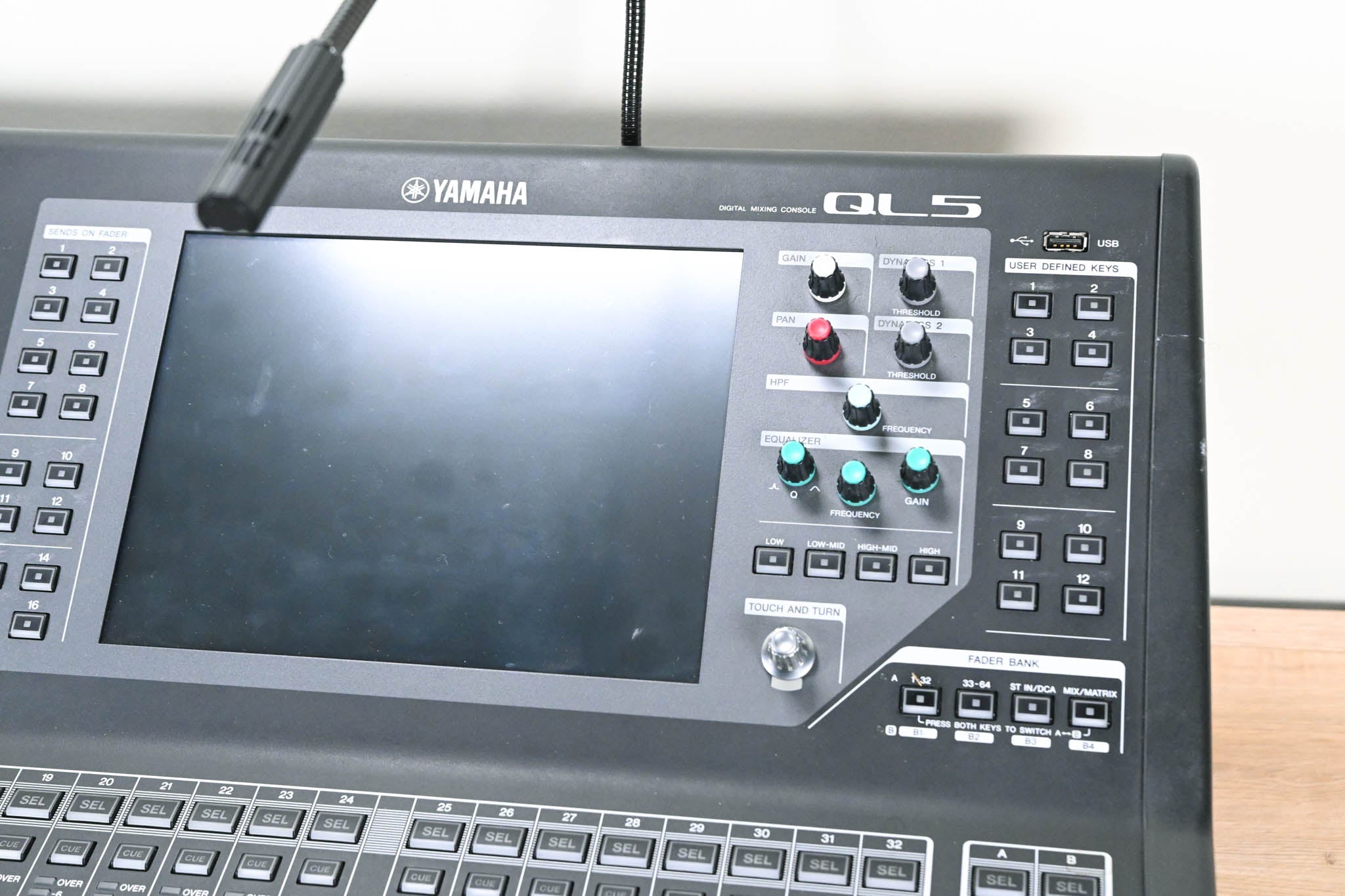 Yamaha QL5 64-Channel Digital Audio Mixing Console