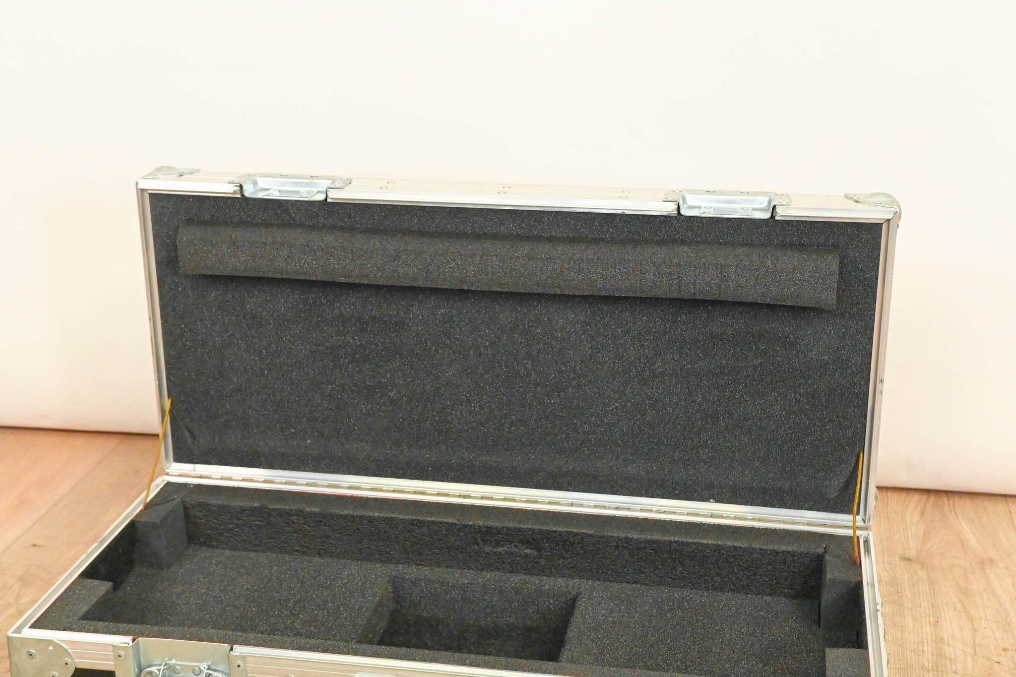 MT Cases Road Case - Interior Dimensions 30" x 12.5" x 7"