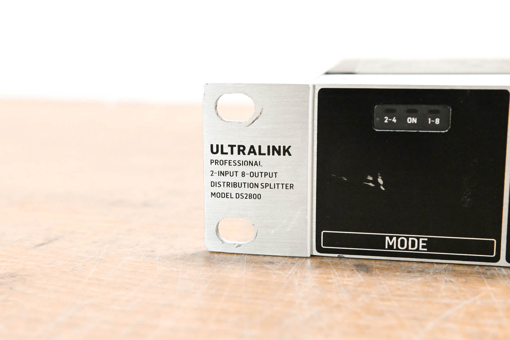 Behringer ULTRALINK DS2800 2-Input 8-Output Distribution Splitter