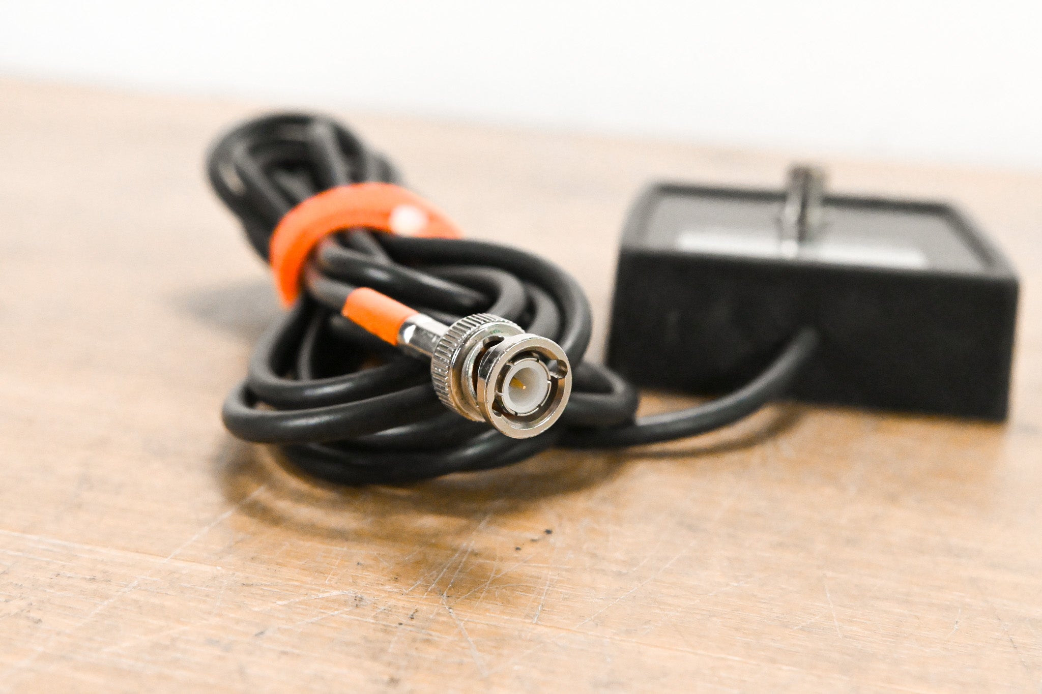 Radiall / Larsen BNC-BNC Magnet Mount