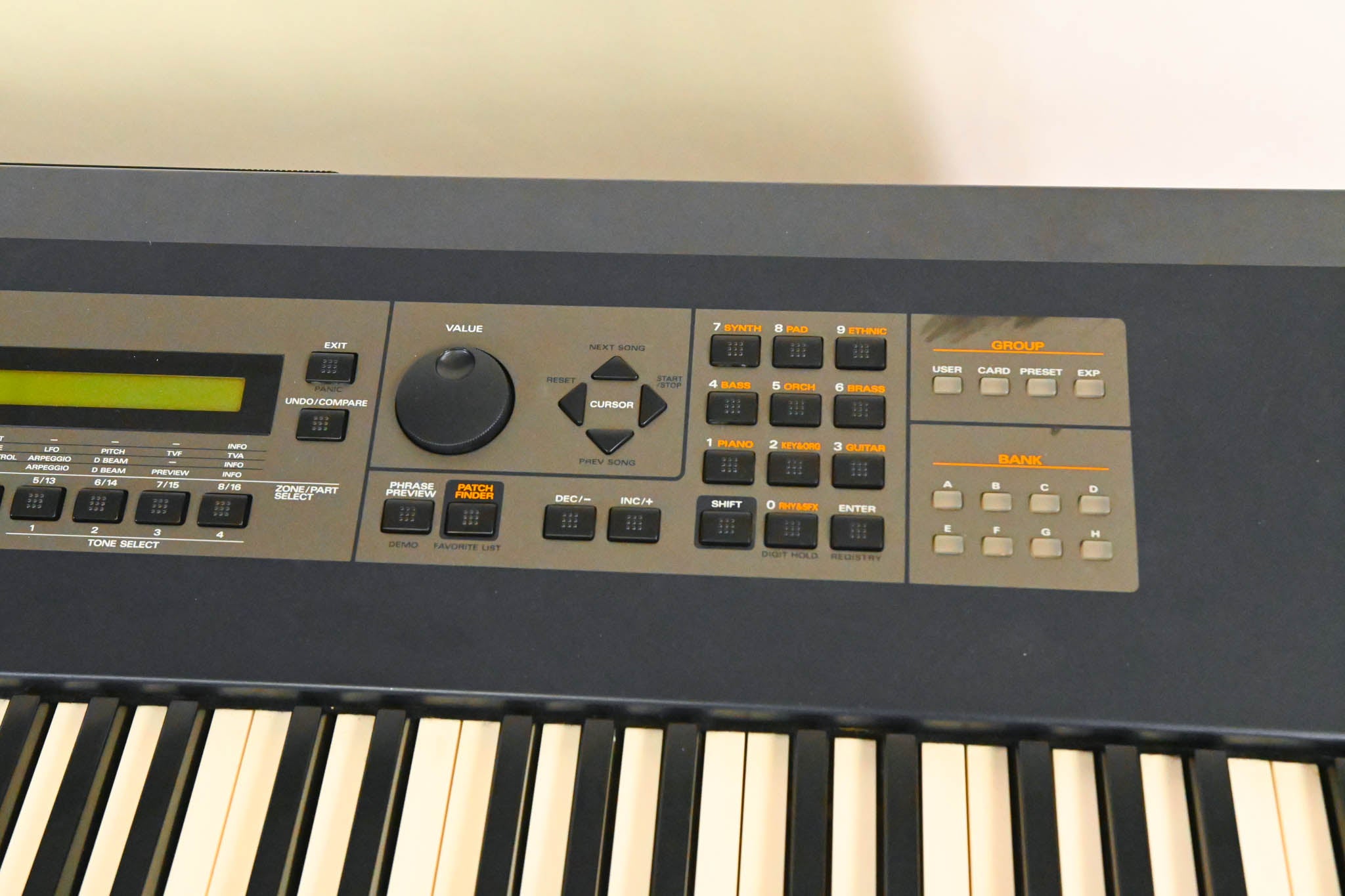 Roland XV-88 128-Voice Expandable Synthesizer