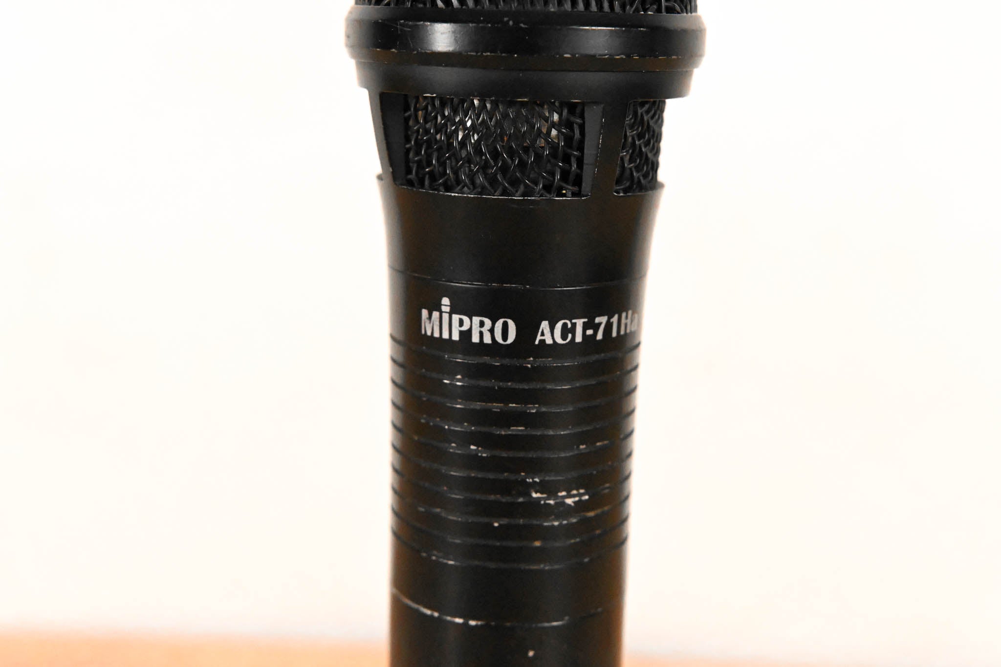 Mipro ACT-71Ha Wireless UHF Handheld Microphone - 5US Band: 554-626 MHz