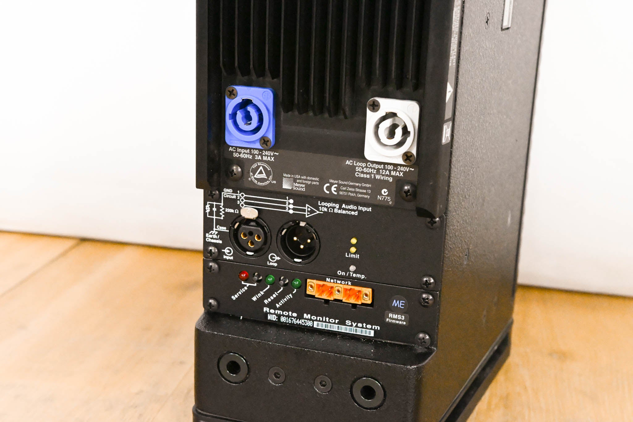 Meyer Sound M1D Ultra-Compact Curvilinear Array Loudspeaker