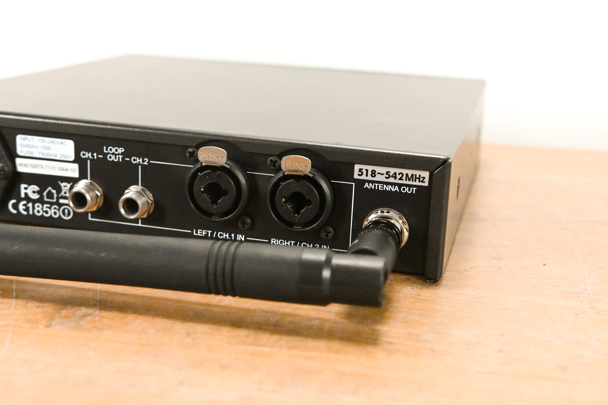 Carvin EM900 Wireless IEM System with EM901 Bodypack - 518-542 MHz