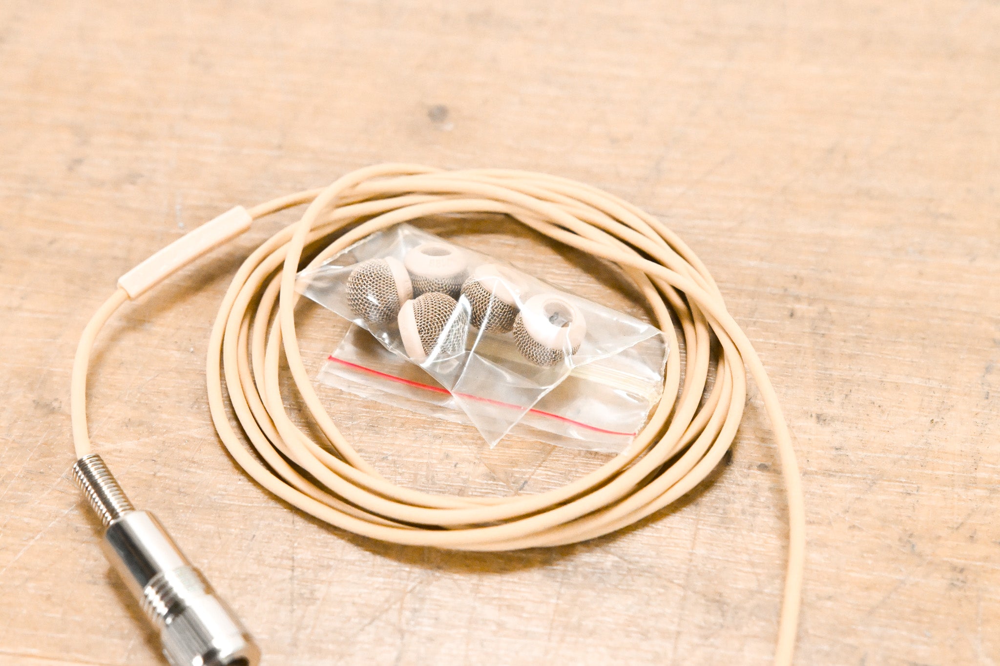 Sennheiser MKE 2 Lavalier Lapel Mic w/ Locking 3.5mm Connector - Beige