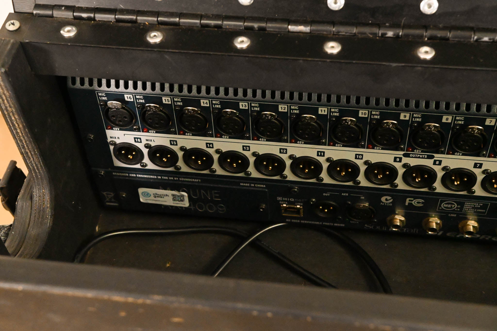 Soundcraft Si Expression 1 Digital Audio Mixing Console with Road Case