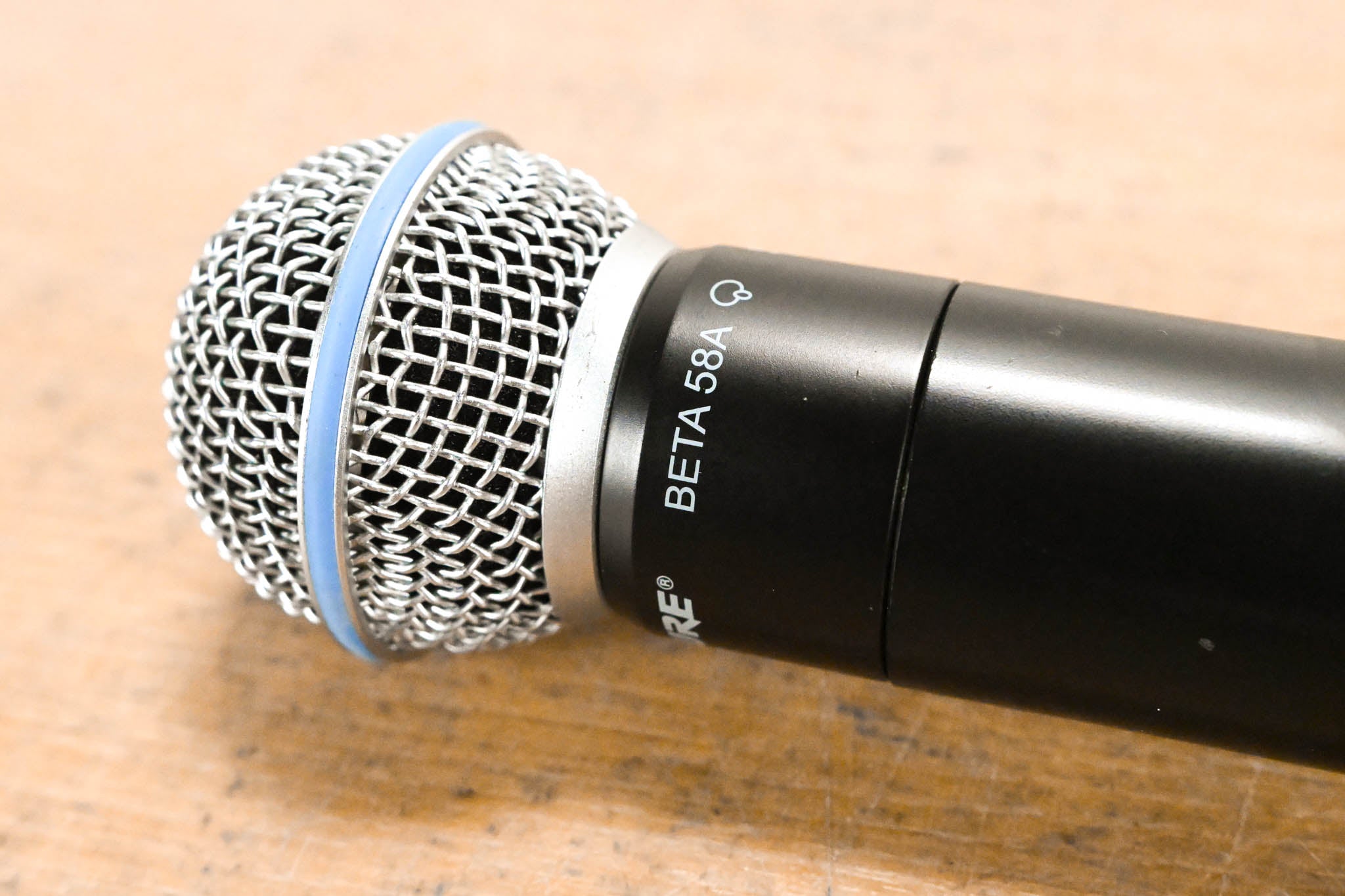 Shure PGX24/BETA58A Handheld Wireless System - L5 Band: 644-662 MHz