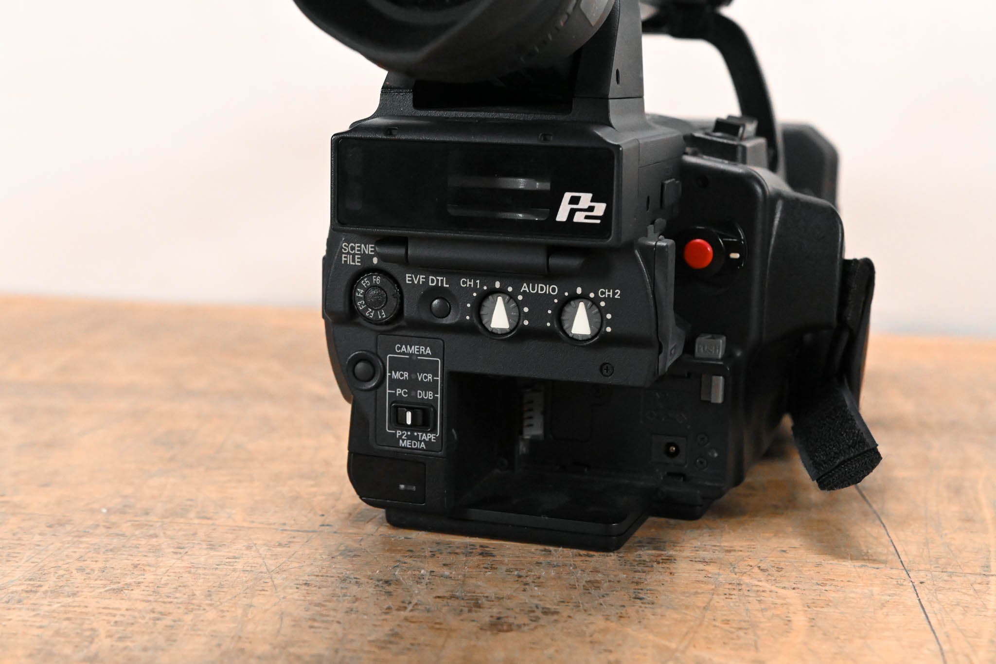 Panasonic AG-HVX200AP 3-CCD P2/DVCPRO HD Camcorder