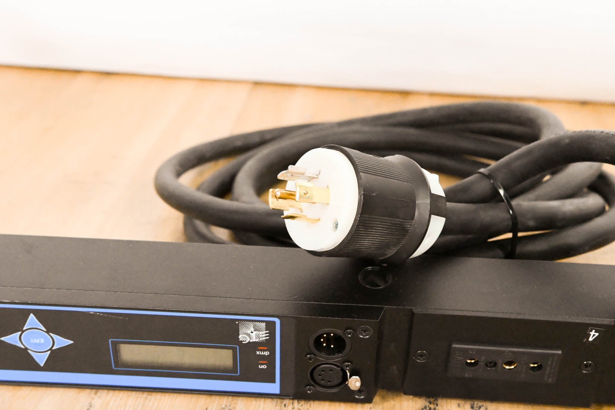 ETC SB6-10M 6 x 10A (1200W) SmartBar with Stage Pin Connectors