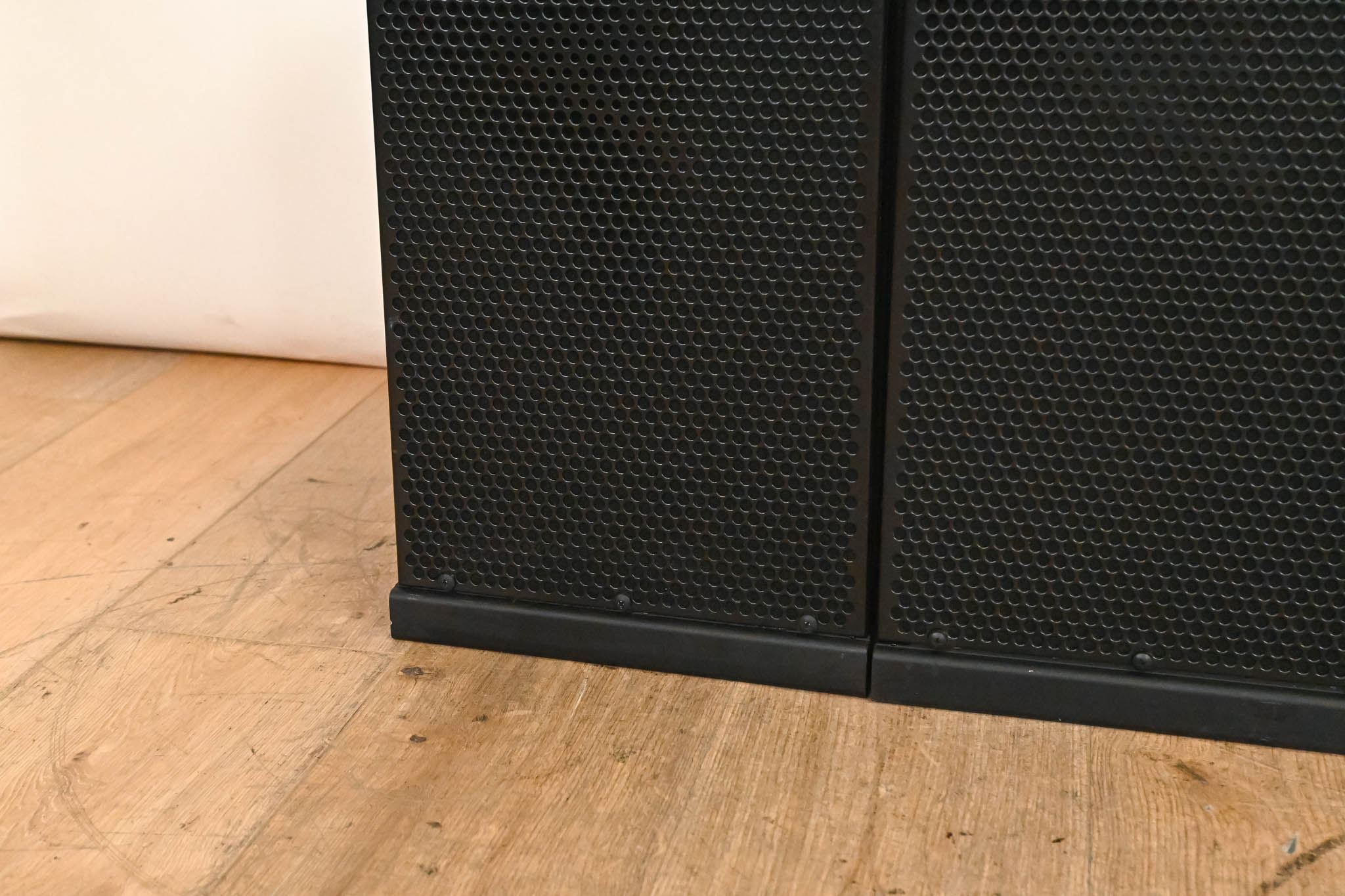 Electro-Voice (EV) XLE181 8" 2-Way Passive Line Array Speaker (PAIR)