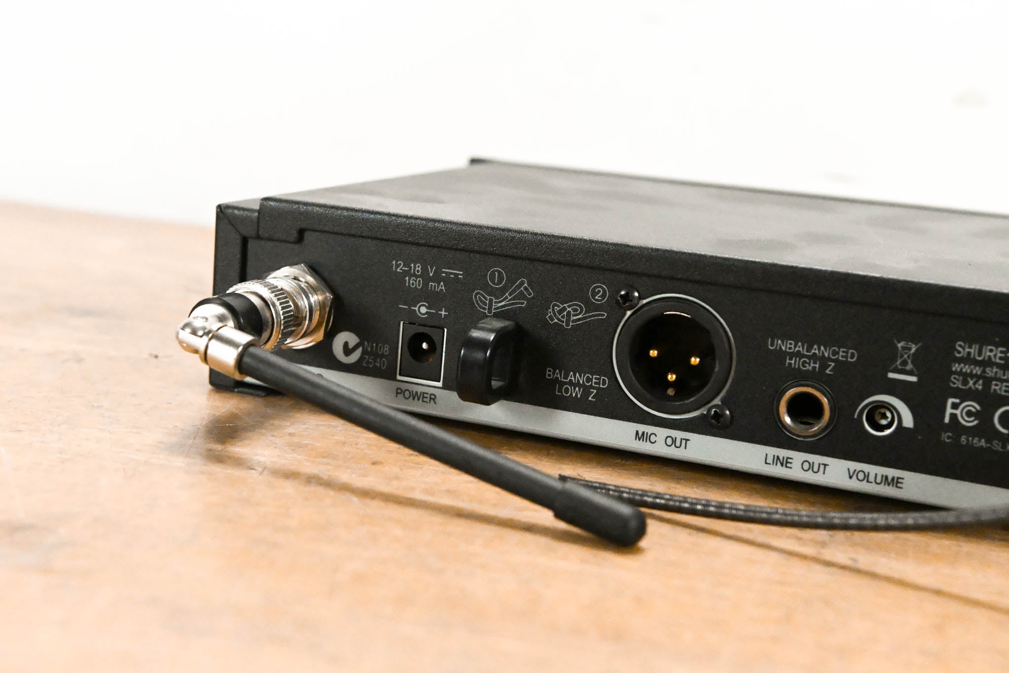 Shure SLX24/BETA58A Handheld Wireless System - H5 Band (NO POWER SUPPLY)