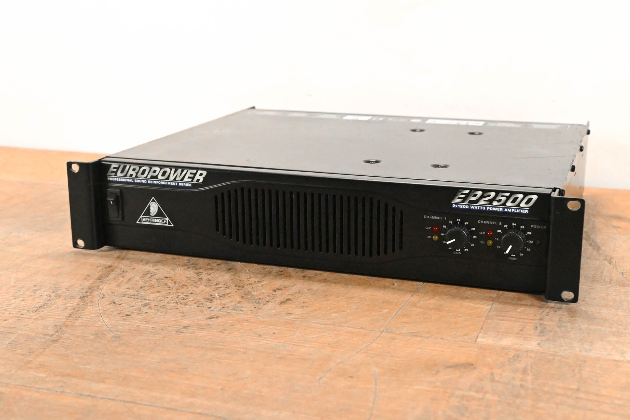 Behringer Europower EP2500 2-Channel Power Amplifier