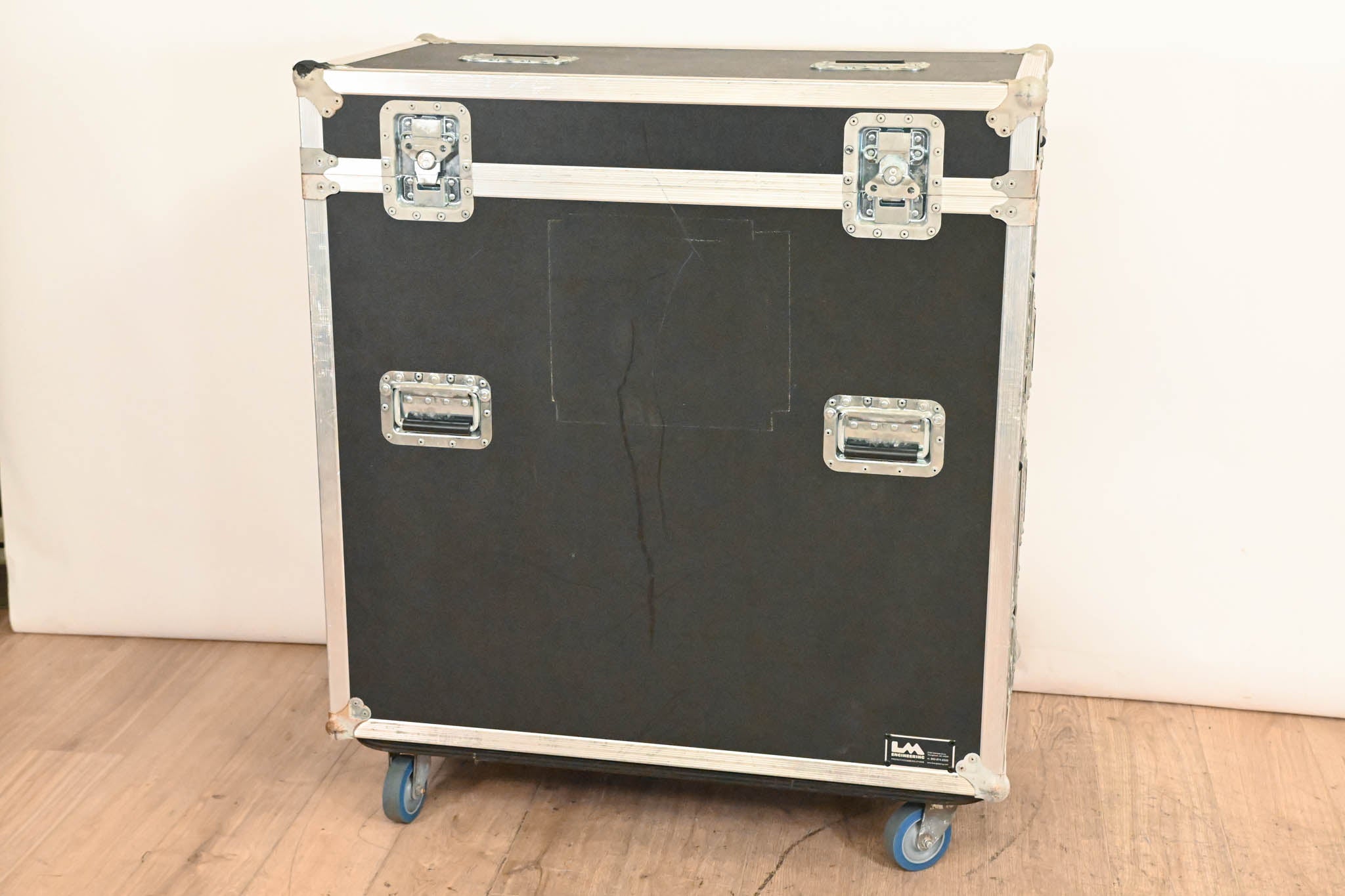 Yamaha CL3 Digital Audio Mixing Console with Road Case